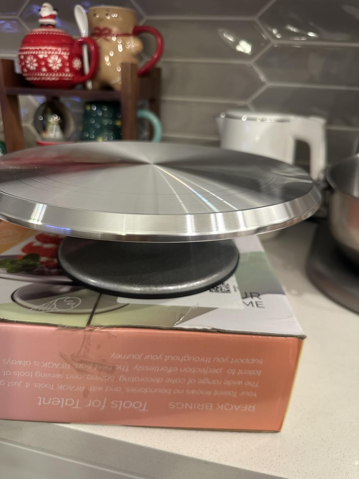 RFAQK 12 Inch Aluminum Alloy Revolving Cake Stand, Cake Turntable for Decorating Rotating Cake Stand for Cupcakes, Pastries and Cake Decorations customer photo 2