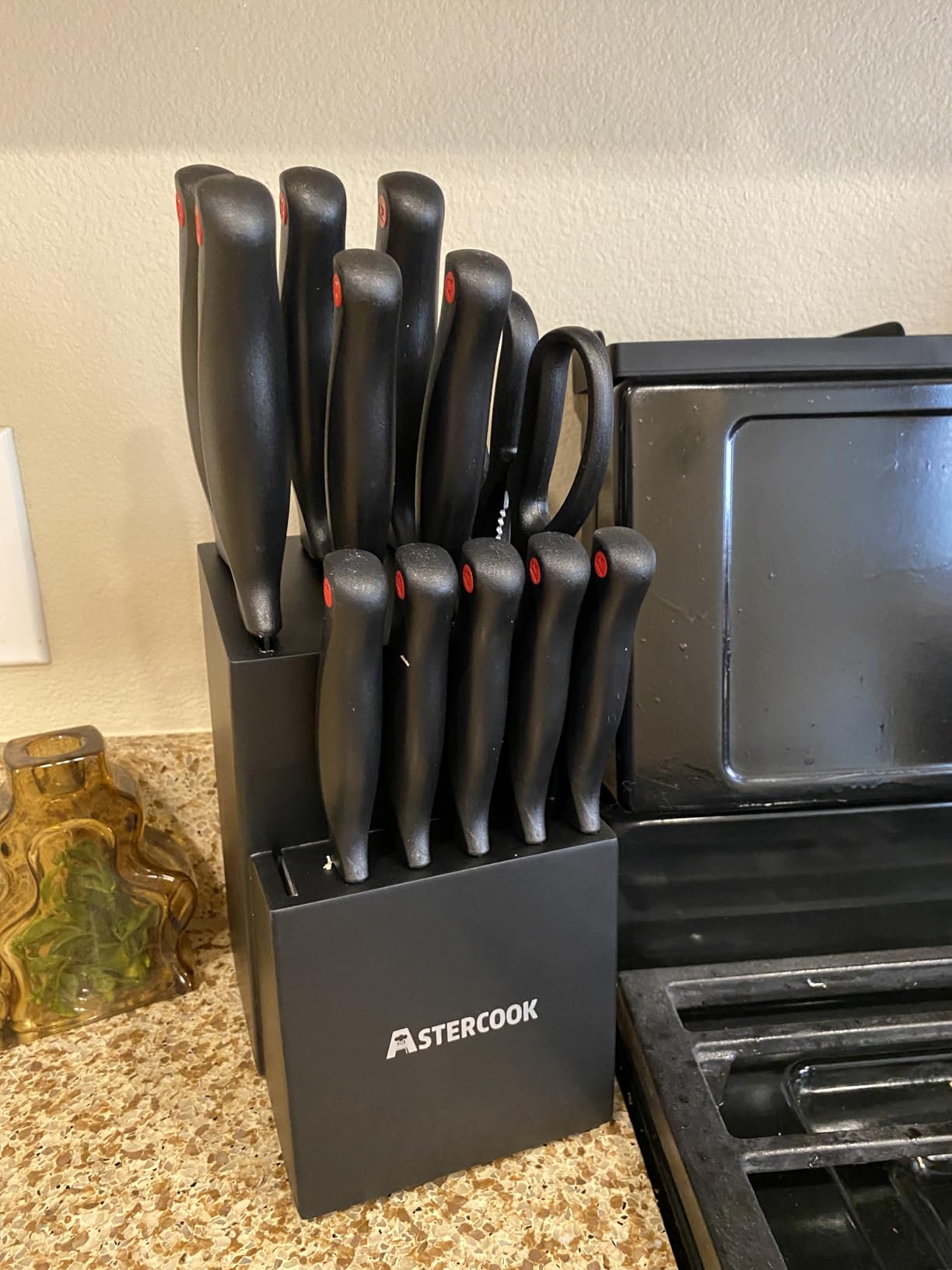 Knife Set, Astercook 15 Pieces Knife Sets for Kitchen with Block, Dishwasher Safe Kitchen Knife Set with Built in Sharpener Block, German Stainless Steel Kitchen Utensils Set customer photo 2