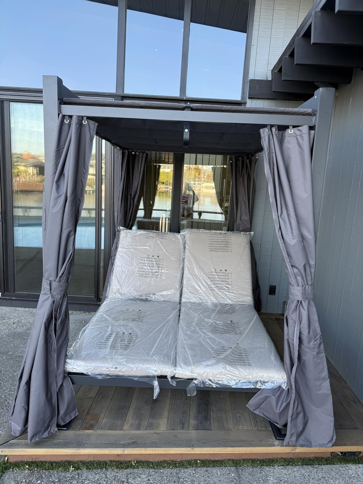 Domi Aluminum Outdoor Patio Daybed with Retractable Canopy Bed, Double Chaise Lounge Outdoor Grey Curtain with Beige Cushion & Cup Holder, for Outside Pool,Garden,Backyard,Lawn customer photo 2