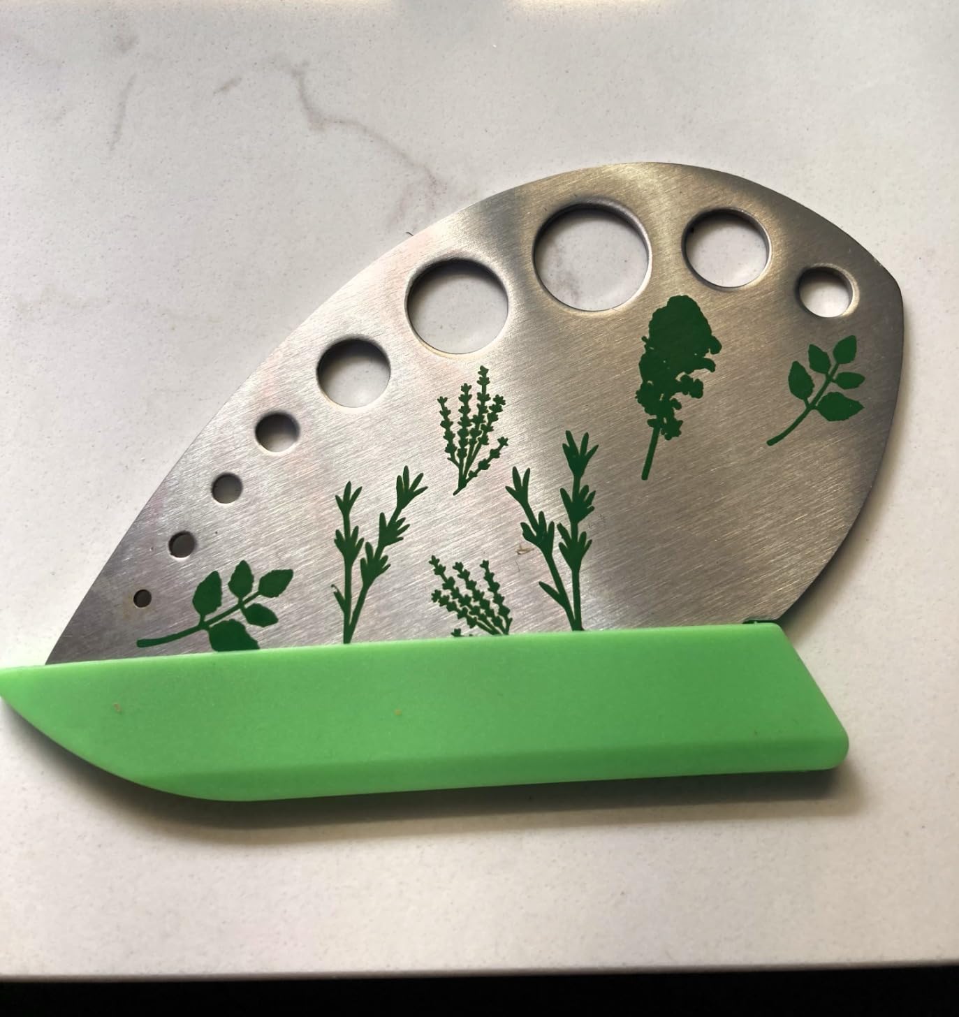 Herb Stripper 9 Holes, 2 Pcs Herbs Destemmer, Stainless Steel Kitchen Gadgets, Vegetable Leaf Stripping Tool, Stem Remover, Looseleaf Trimmer, Greens Separator customer photo 1
