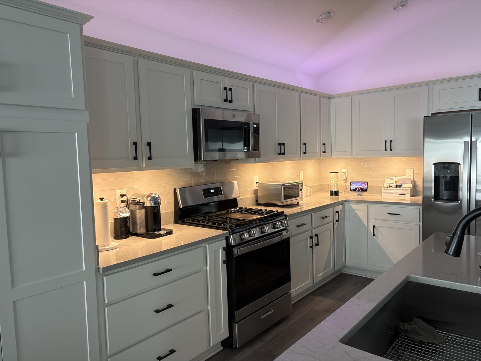BLACK+DECKER Compatible with Alexa Smart LED Under Cabinet Lighting Kit, Motion Sensor, Dimmable , 3 Color Settings, For Kitchen, Cabinets and Closets, (4) 9 inch Bars, White, A Device customer photo 1