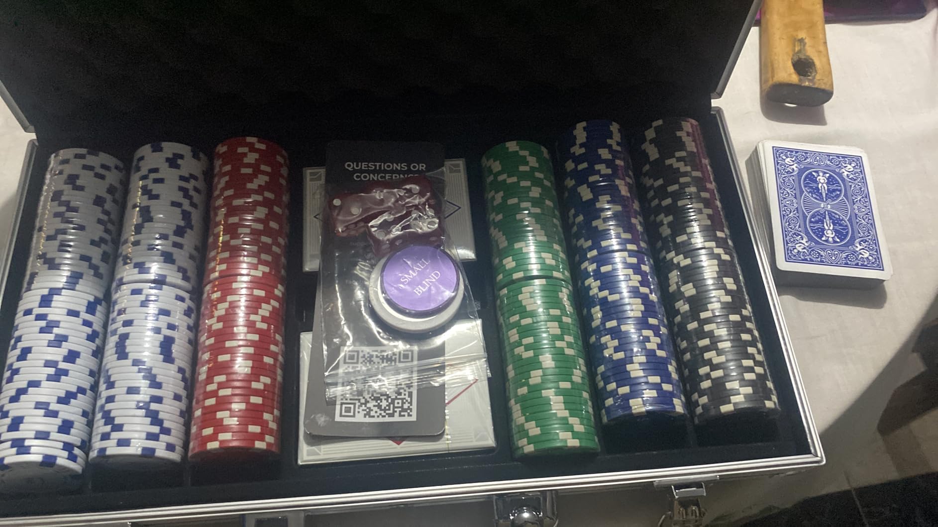 300-Piece Numbered Poker Chip Set - 11.5g Heavyweight Casino Style Chips with Denominations - Complete Texas Hold'em Kit with Aluminum Case, Decks & Dice for Beginners & Family Game Night customer photo 2