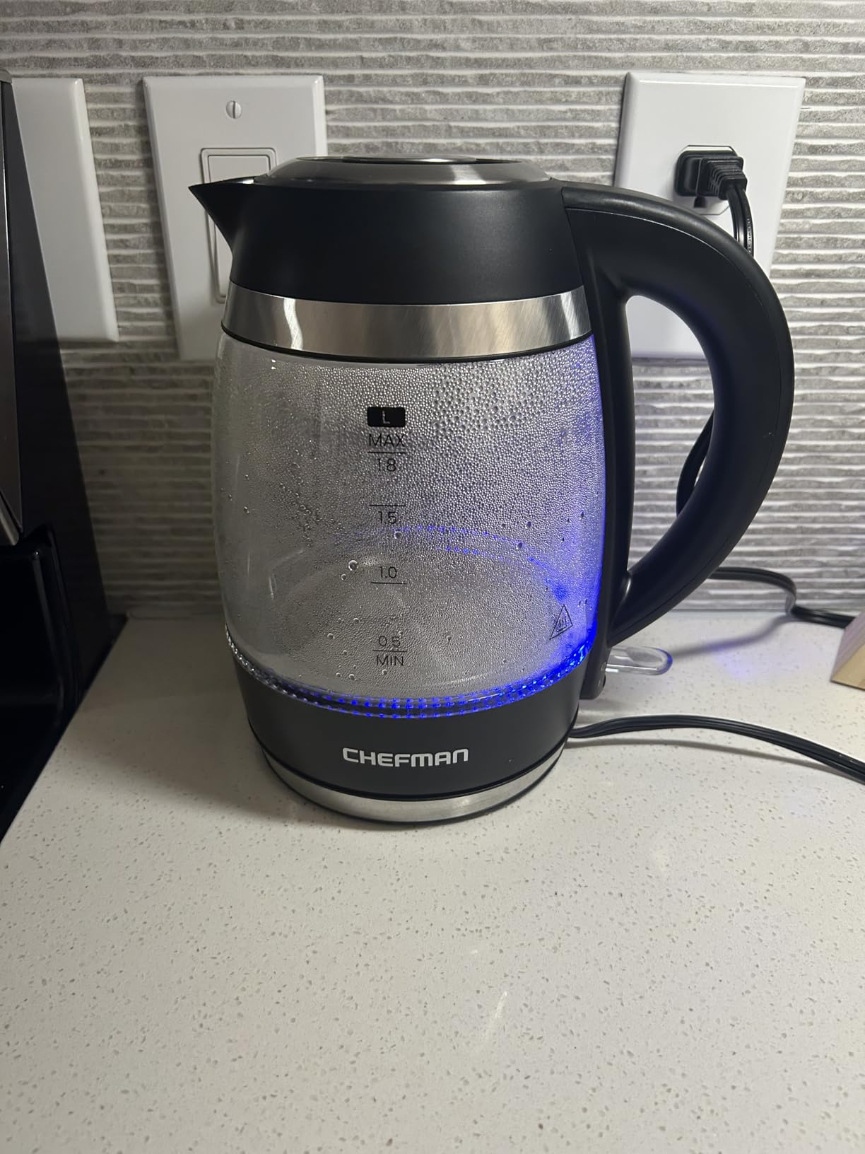Chefman Electric Kettle, 1.8L 1500W, Hot Water Boiler, Removable Lid for Easy Cleaning, Auto Shut Off, Boil-Dry Protection, Stainless Steel Filter, BPA Free, Borosilicate Glass Electric Tea Kettle customer photo 2