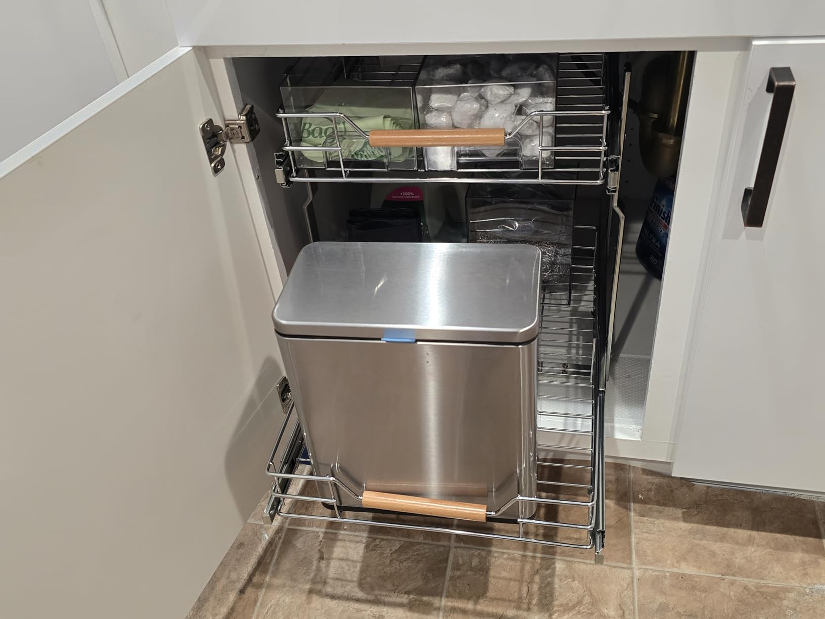 Stainless Steel Hanging Trash Can with Lid and Inner Bucket, 2 Gallon Kitchen Compost Bin for Counter Top, Under Sink or Wall Mount, Small Garbage Can for Cupboard/Bathroom/Bedroom/RV customer photo 1