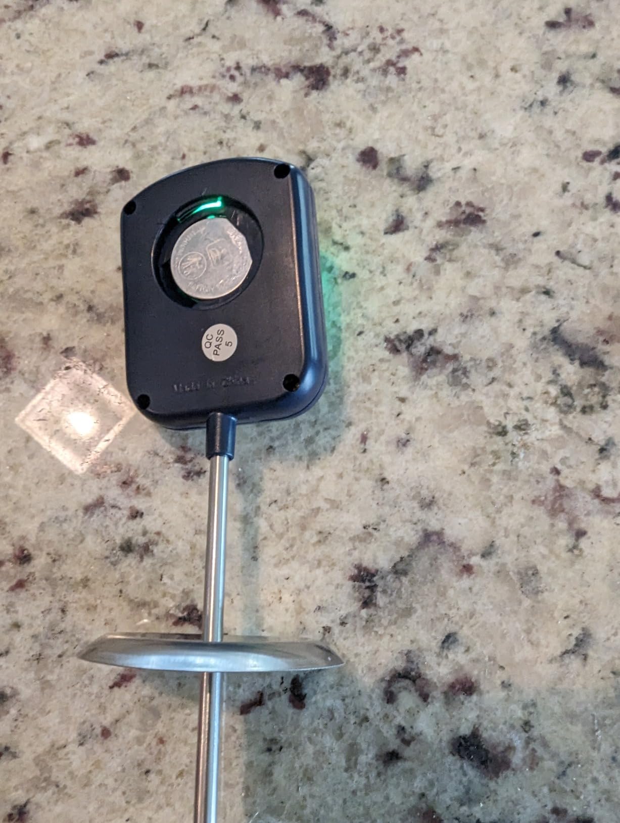 Taylor Digital Premium High Heat Resistant Candy Thermometer, Meat, Deep Fry, Brewing, and Craft Thermometer, with pan/Kettle Clip and Heat Shield, Backlit Display, and Includes 1 CR2032 Battery, Navy customer photo 2
