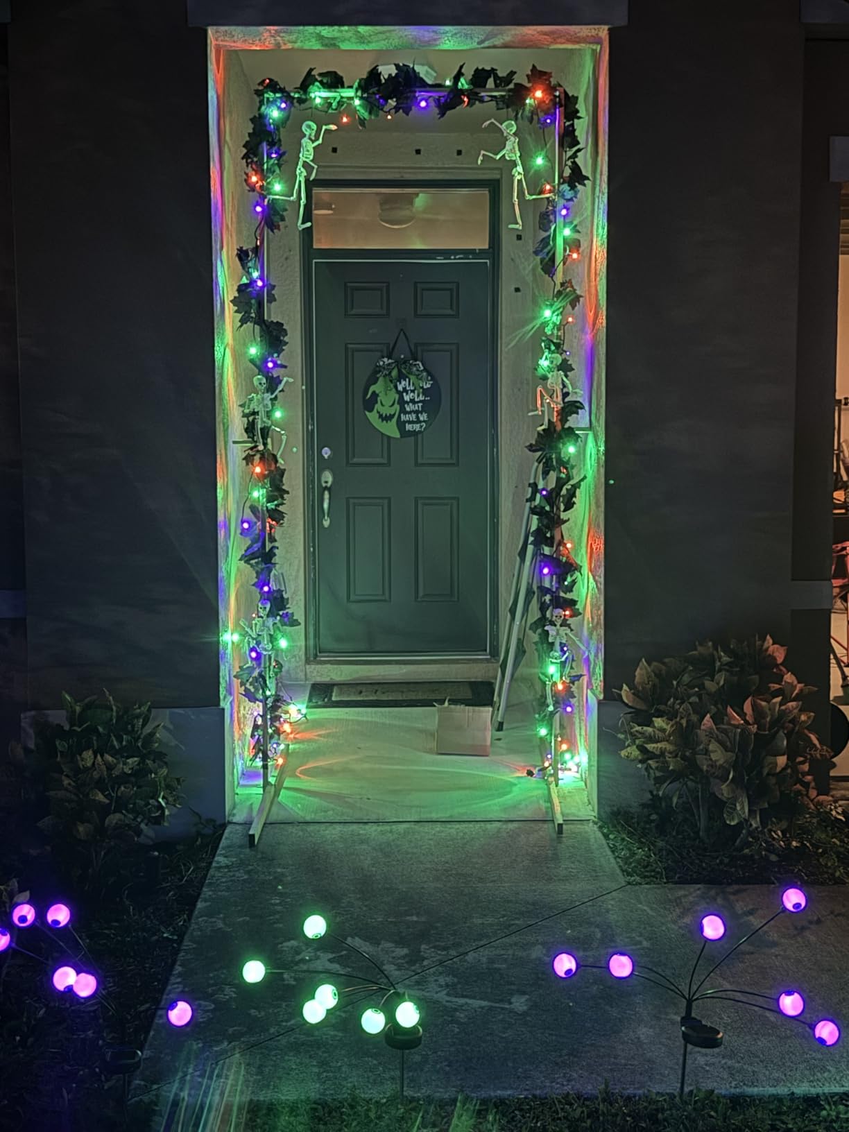 Halloween Decorations Outdoor Solar Scary Eyeball Lights,2PACKS 12LED Green Eyeball Swaying Firefly Lights,Waterproof Solar Halloween Path Lights for Yard/Garden/Lawn/Party Decor customer photo 1