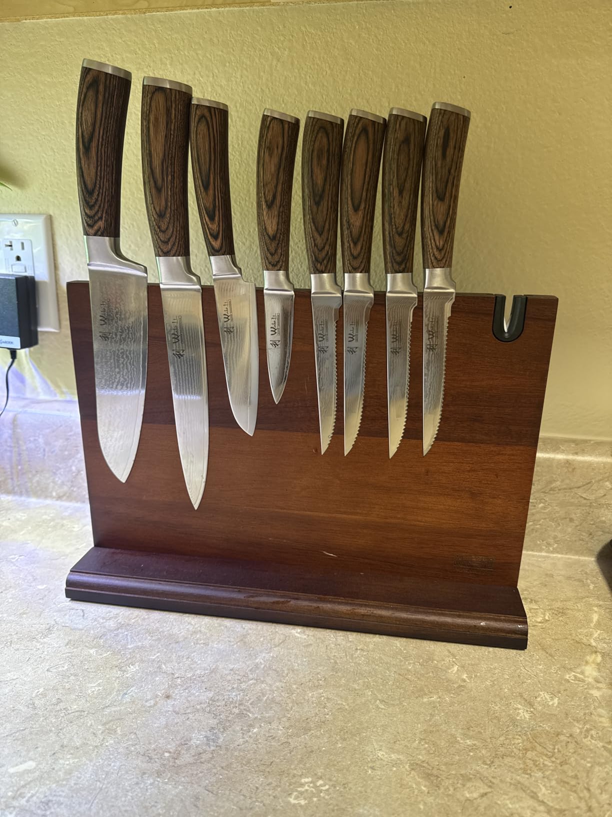 Wakoli EDIB 2-Piece Damascus Kitchen Knife Set - Santoku & Small Santoku with VG10 Core made of 67-Layer Damascus Steel Blades - Professional Chef Knives with Ergonomic Pakkawood Handles in Gift Box customer photo 1