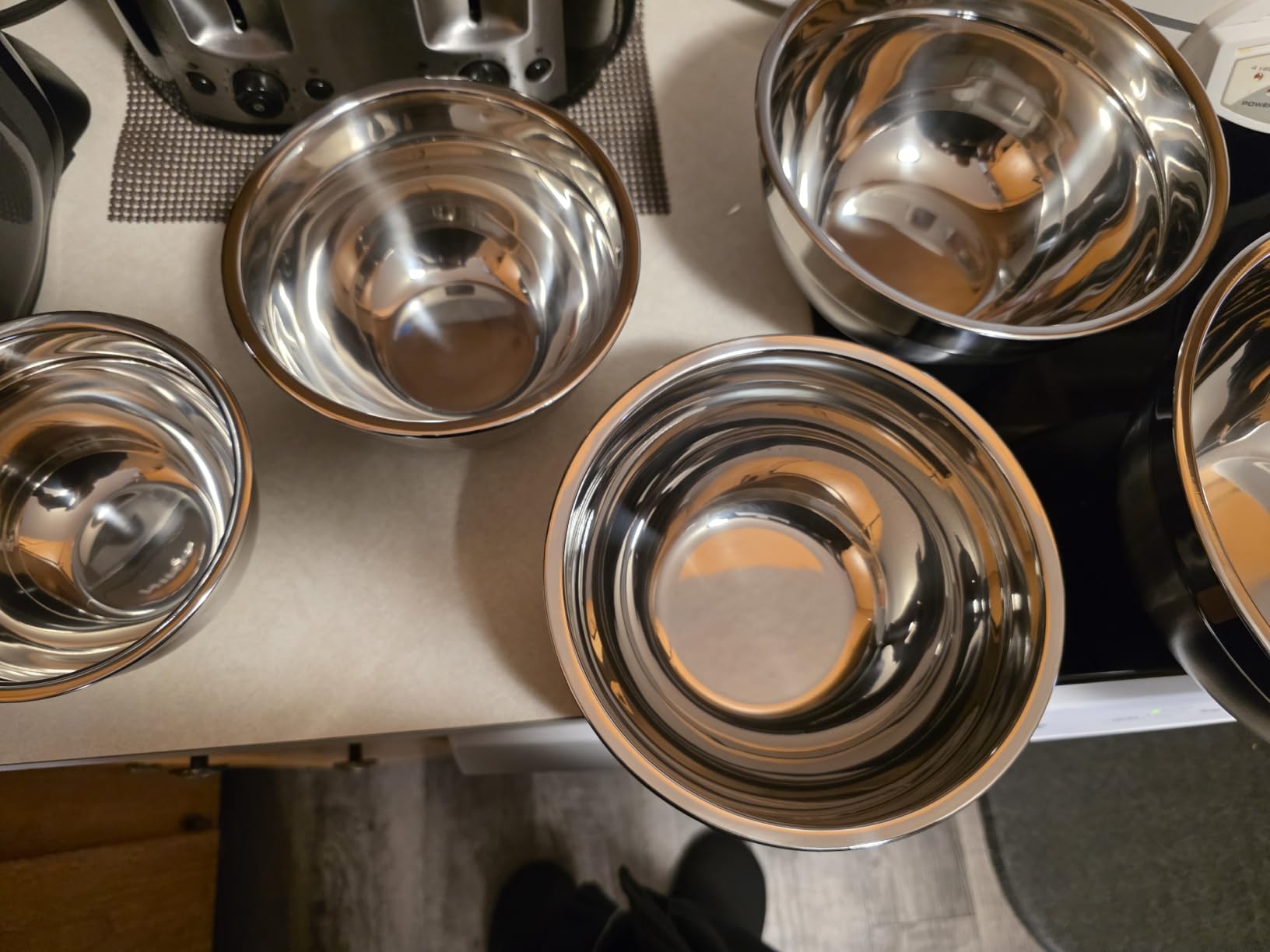 Umite Chef Mixing Bowls with Airtight Lids, 26Pcs Stainless Steel Bowls Set, 3 Grater Attachments & Black Non-Slip Bottoms Size 7, 4, 2.5, 2.0, 1.5, 1QT, Great for Mixing & Serving customer photo 2