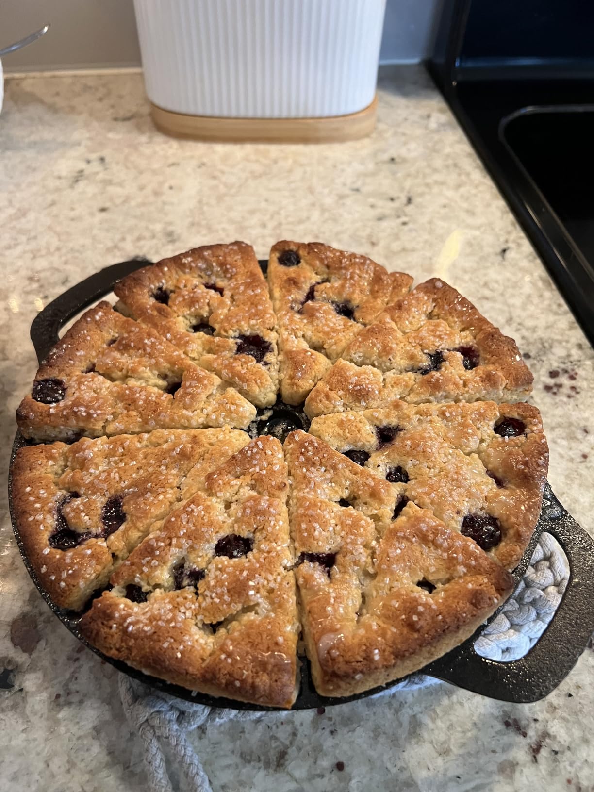 WUWEOT Cast Iron Wedge Pan, Non stick Round Corn Bread Skillet, Black 8-edges Biscuit Pans with Double Handles for Scones, Corn Stick Pan, Muffins, Cup Cakes and Brownies customer photo 1