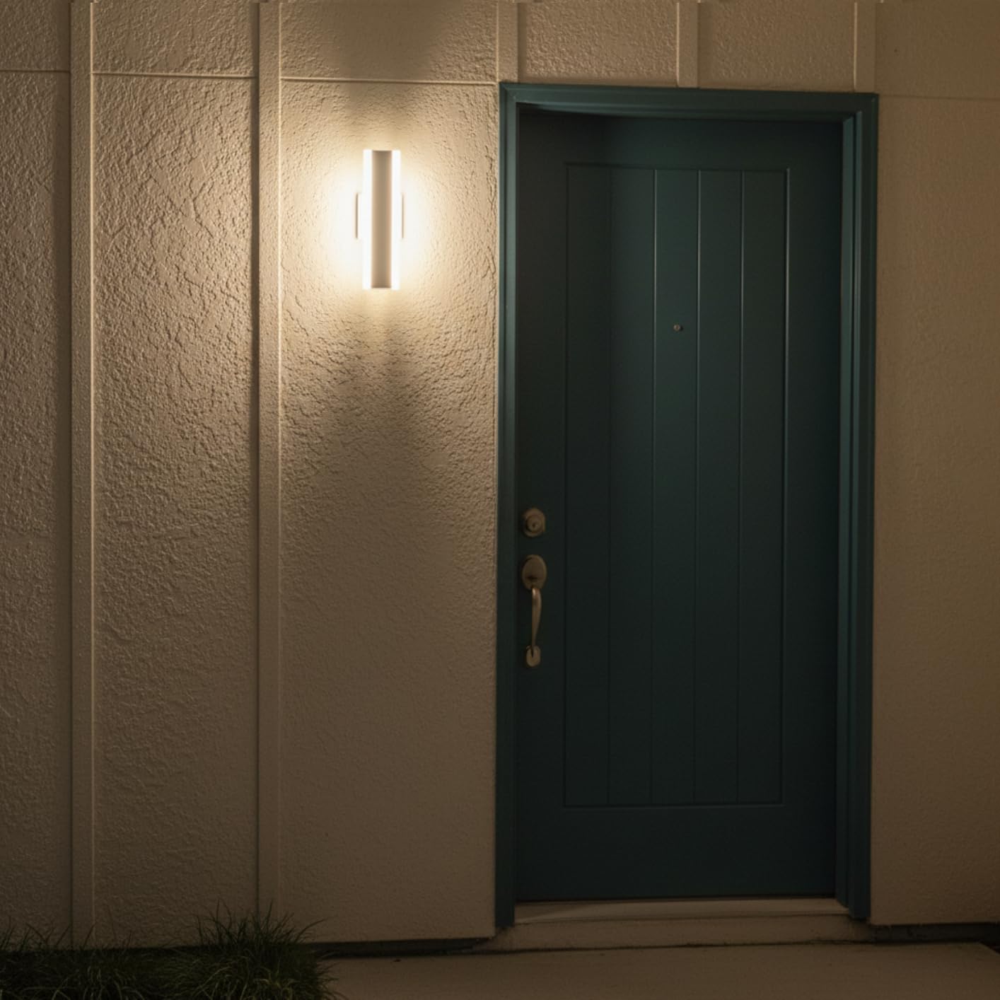 MOD LIGHTING Haylen Wired LED Outdoor Wall Light (1-Pack), 12