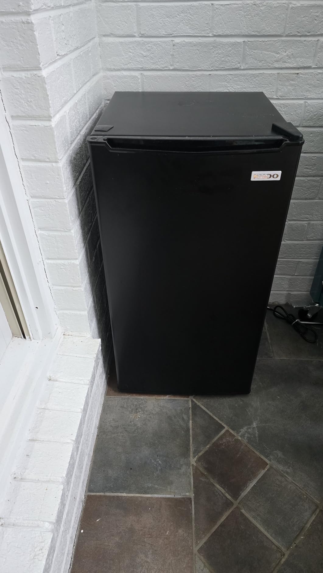 Igloo 3.2 Cu.Ft. Mini Fridge with Freezer - Single Door Compact Refrigerator with Glass Shelves for Homes, Dorms & Offices - Keep Snacks, Drinks & Frozen Foods Cool with Temperature Control customer photo 1