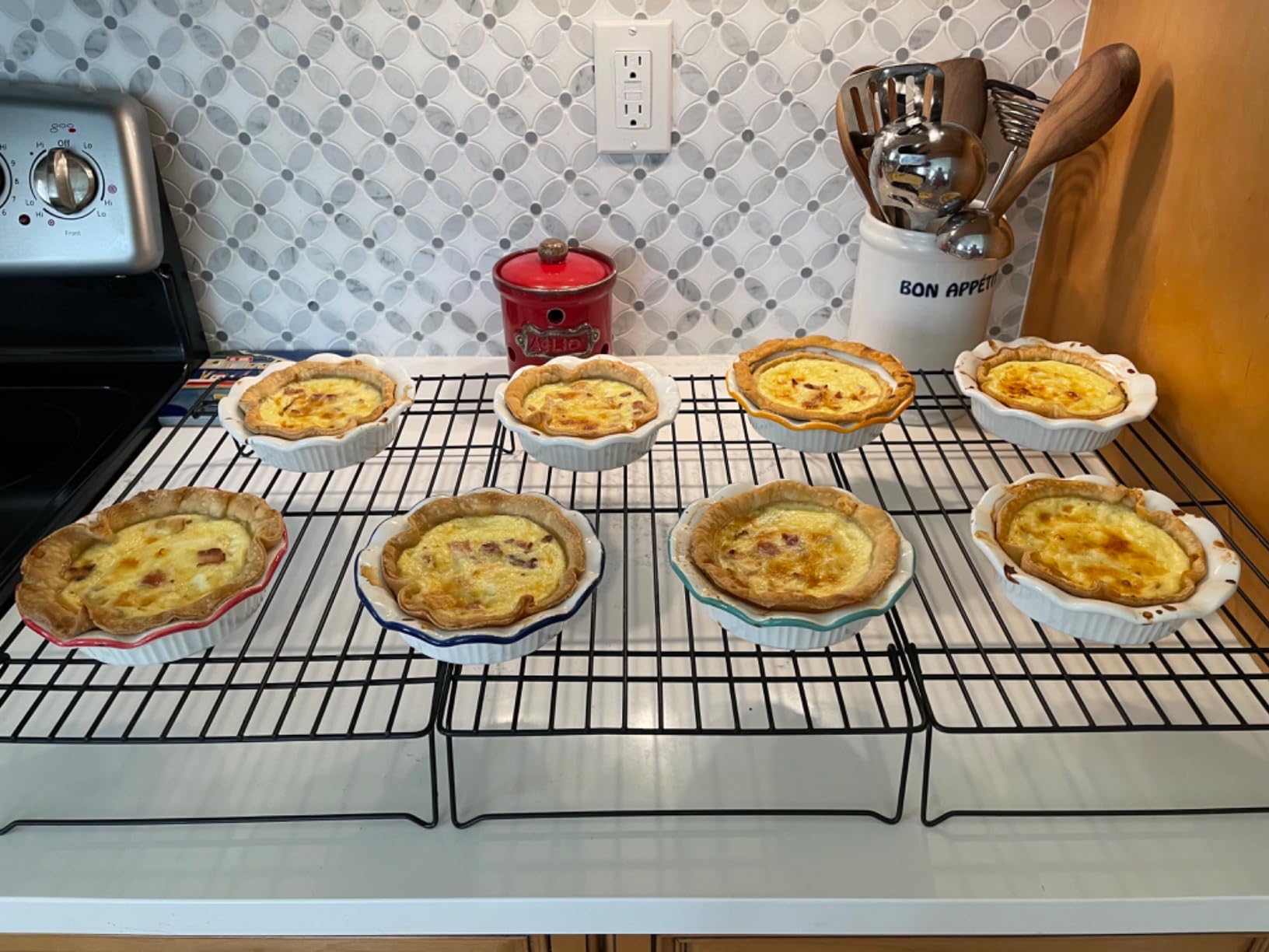 White Ceramic Mini Pie Pans - Set of 4 - Small 5.5 Inch Pie Pans with Classic Fluted Rims - Individual Pot Pie Pans for Pot Pies, Quiches, Puddings - Pot Pie Baking Dishes customer photo 2