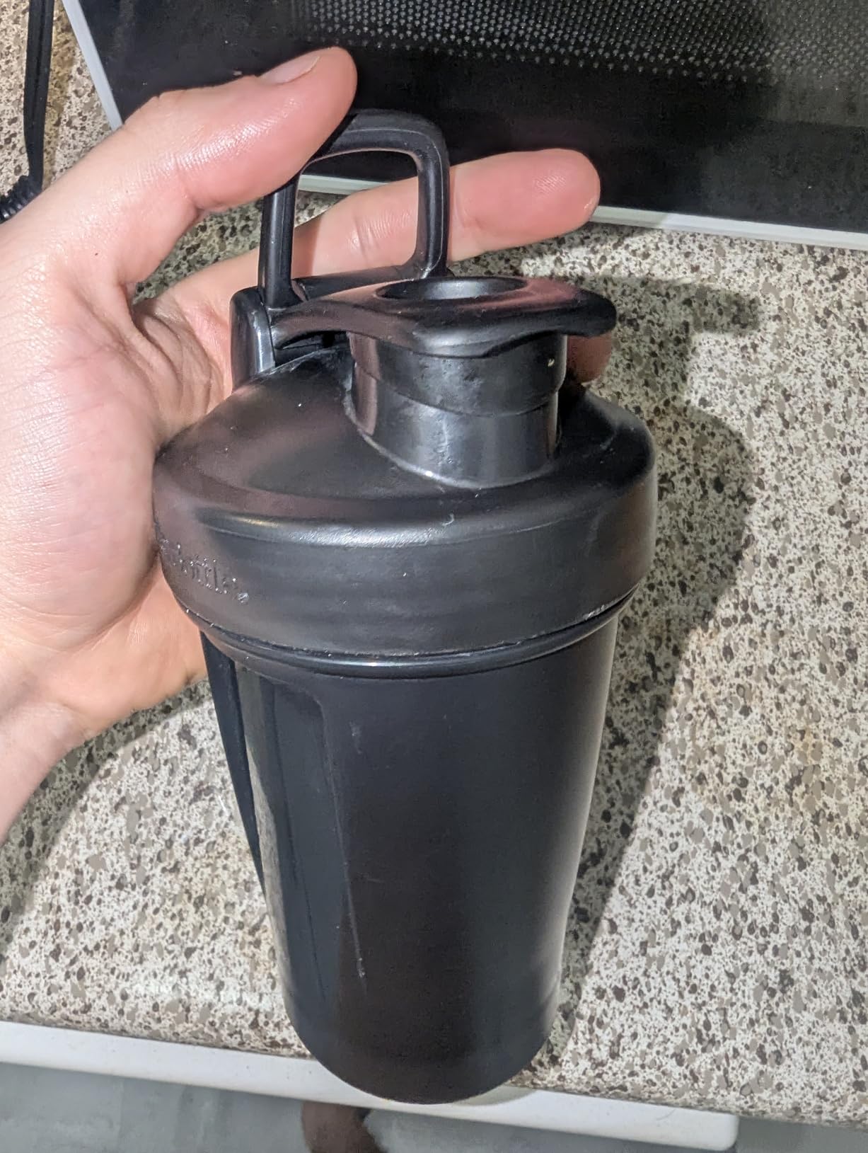 BlenderBottle Classic V2 Shaker Bottle Perfect for Protein Shakes and Pre Workout, 20oz, Full Color Purple customer photo 2