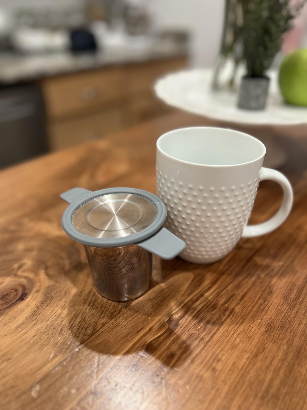 Ohtomber Tea Infuser Strainers, Stainless Steel Loose Leaf Tea Strainer Stepper with Heat Proof Double Handles, Extra Fine Mesh Ball Infusers, Diffuser Holder Filter for Mugs customer photo 1