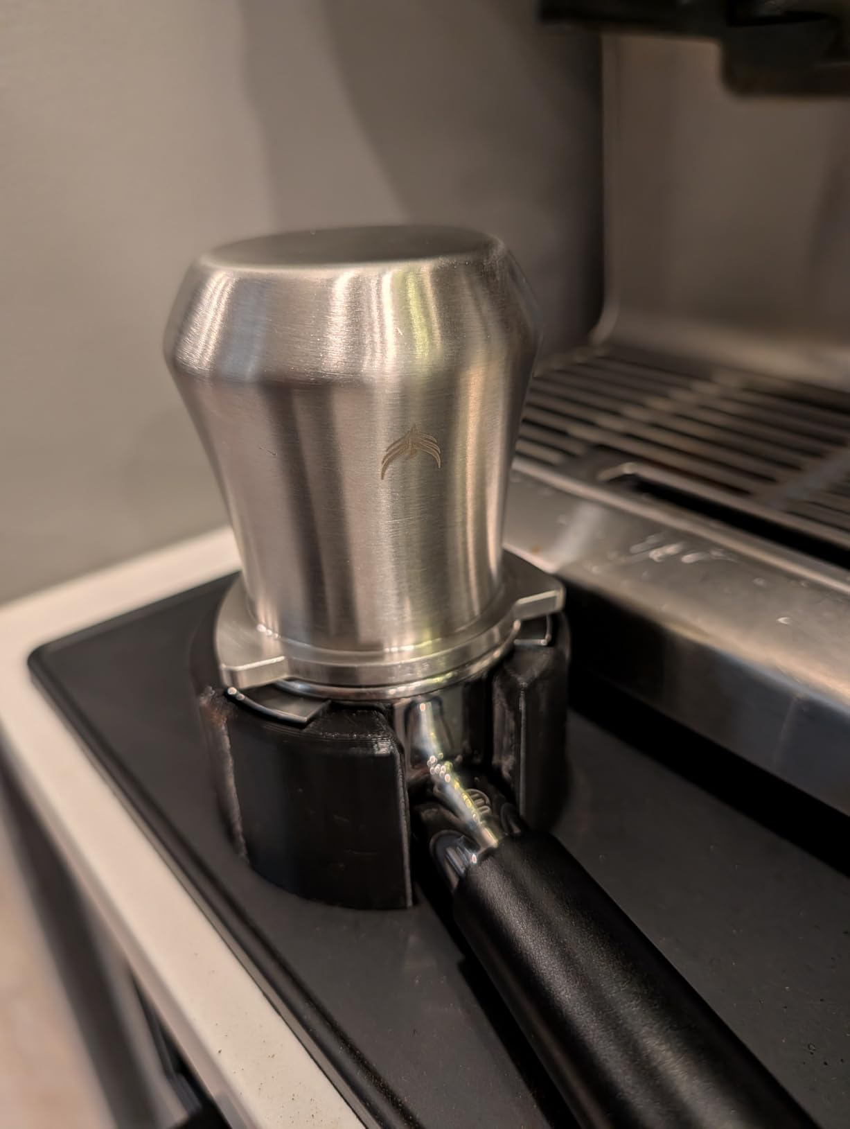 LILQ 54mm Naked Bottomless Portafilter Compatible with Breville Barista Express, Barista Pro, Bambino, and More - 18-20g basket included (Aluminum Flat, 54mm) customer photo 1