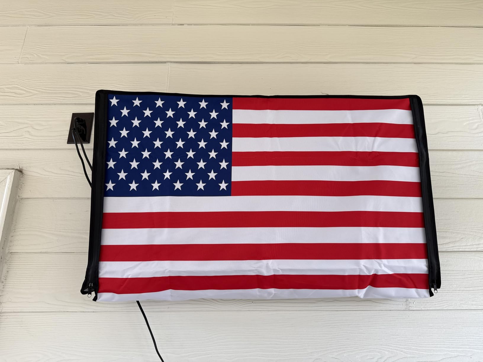 IC ICLOVER Outdoor TV Cover 70-75 inch, 600D Heavy Duty 4 Season Weatherproof TV Protector with Waterproof Zipper & Bottom Cover & Remote Control Pocket, Television Covers for Outside Flat Screen TVs customer photo 2