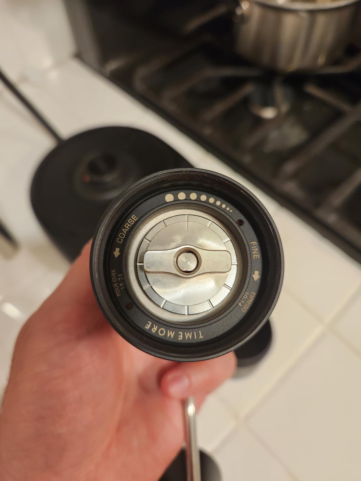 TIMEMORE Chestnut C2S Manual Coffee Grinder Stainless Steel S2C Conical Burr Coffee Grinder, Capacity 25g Hand Coffee Bean Grinder, Double Bearing Positioning, Black customer photo 2