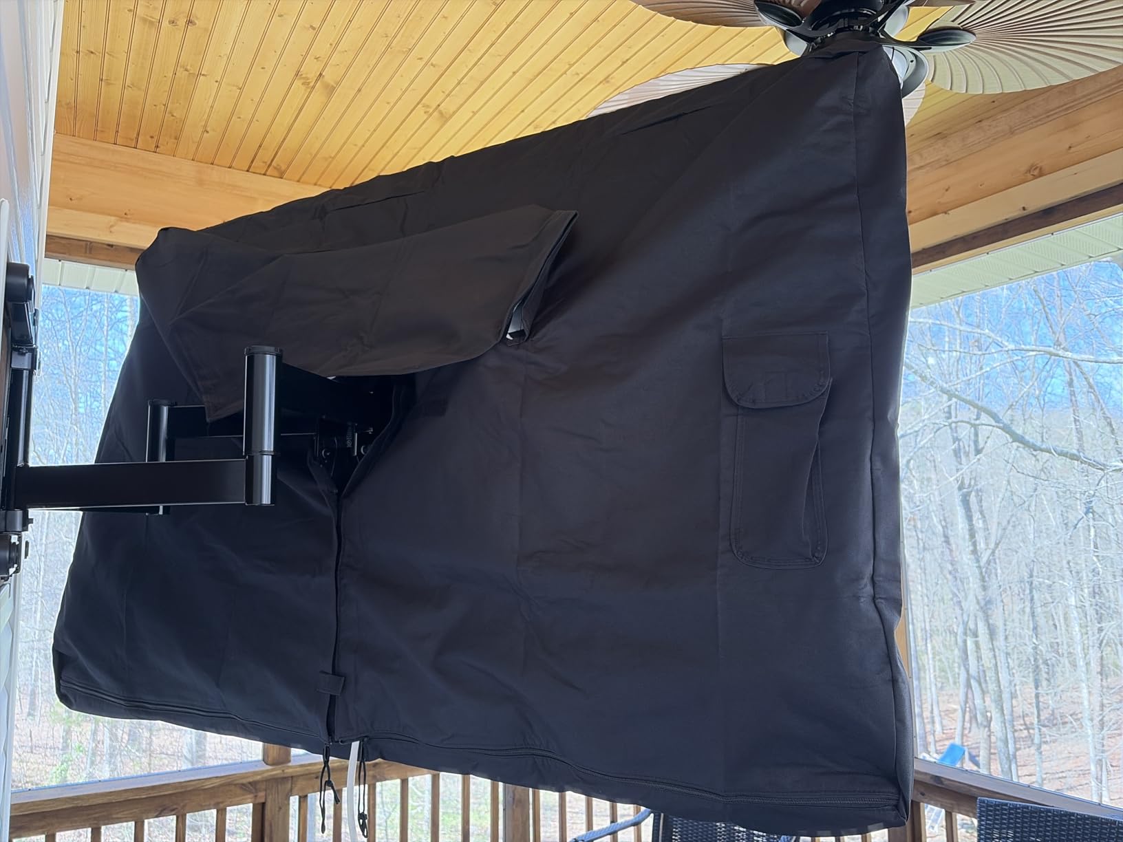 Outdoor TV Cover 95-100 inch - WITH ZIPPER, Weatherproof, Waterproof 360 degrees protection, Soft Non Scratch Interior - Black customer photo 2