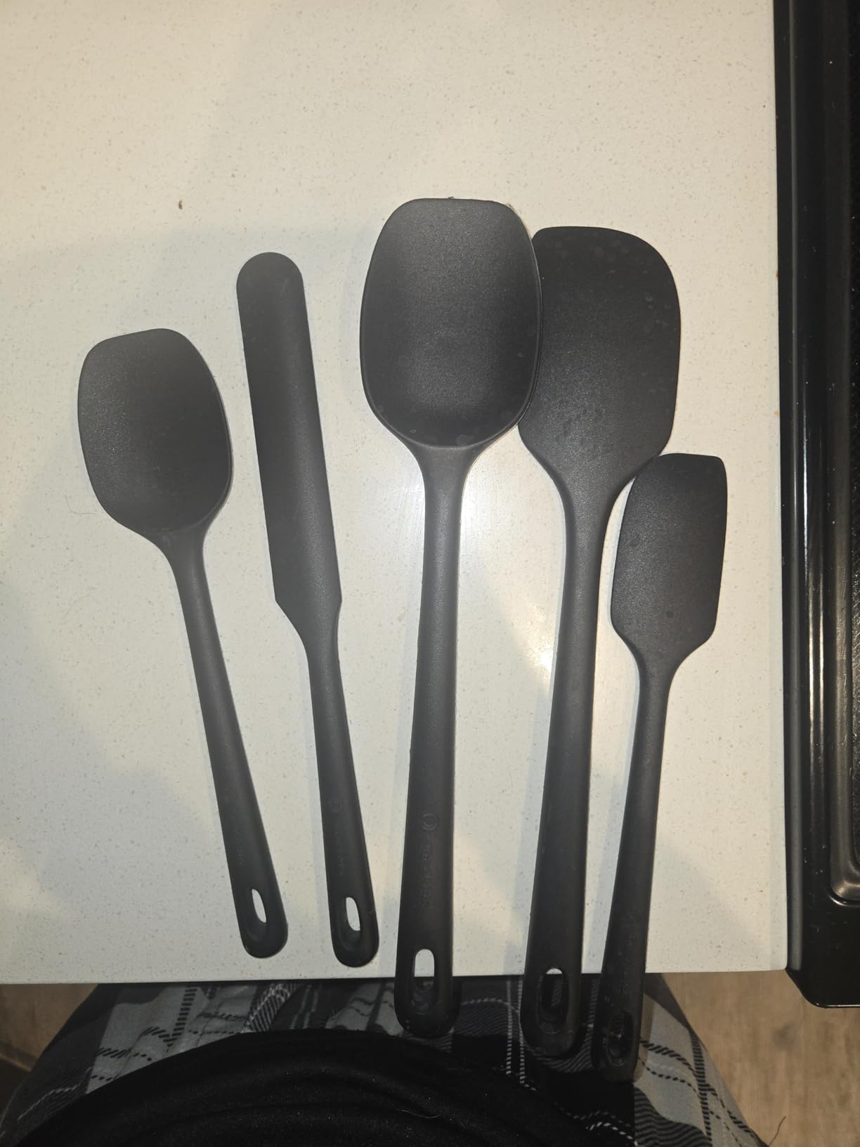 5 Pieces Silicone Spatula Set, Food Grade Rubber Spatula, Upgrade Strong Handle with Ergonomic Grip, Heat Resistant Up to 600°F for Nonstick Cookware, Cooking customer photo 1