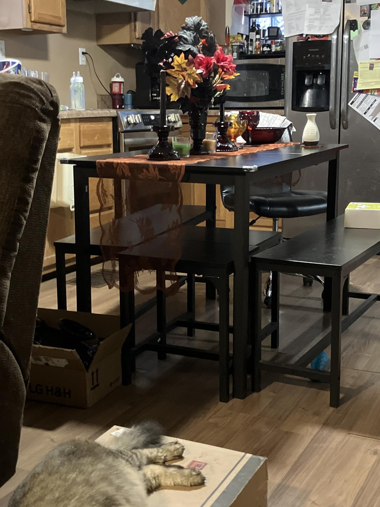 Feonase 5-Piece Dining Table Set for 4-8 People, 63 Large Extendable Kitchen Table Set with 2 Benches and 2 Square Stools, Dining Room Table with MDF Wood Board, Easy Assembly, Black customer photo 2