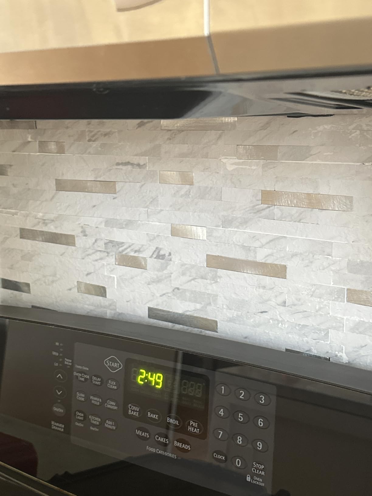 20 Sheets Peel and Stick Backsplash for Kitchen, White Marble with Metal Silver Look Stick on Tile Upgrade Your Kitchen Backsplash, RV, Fireplace customer photo 2