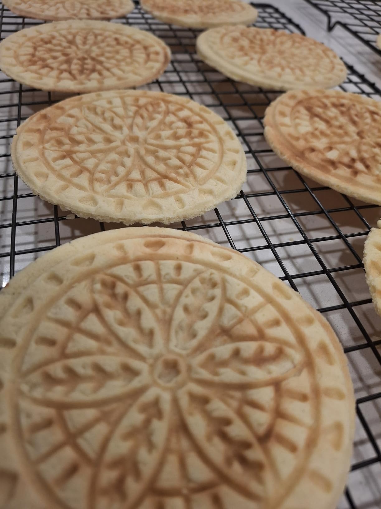Mini Pizzelle Maker Machine with a 3'' Cutter, Mini Stroopwafel Iron, Bake 2 x 4'' Pizzelles or 3'' Stroopwafels, Excellent for Holiday, Party, Dessert Treat Making & More customer photo 2