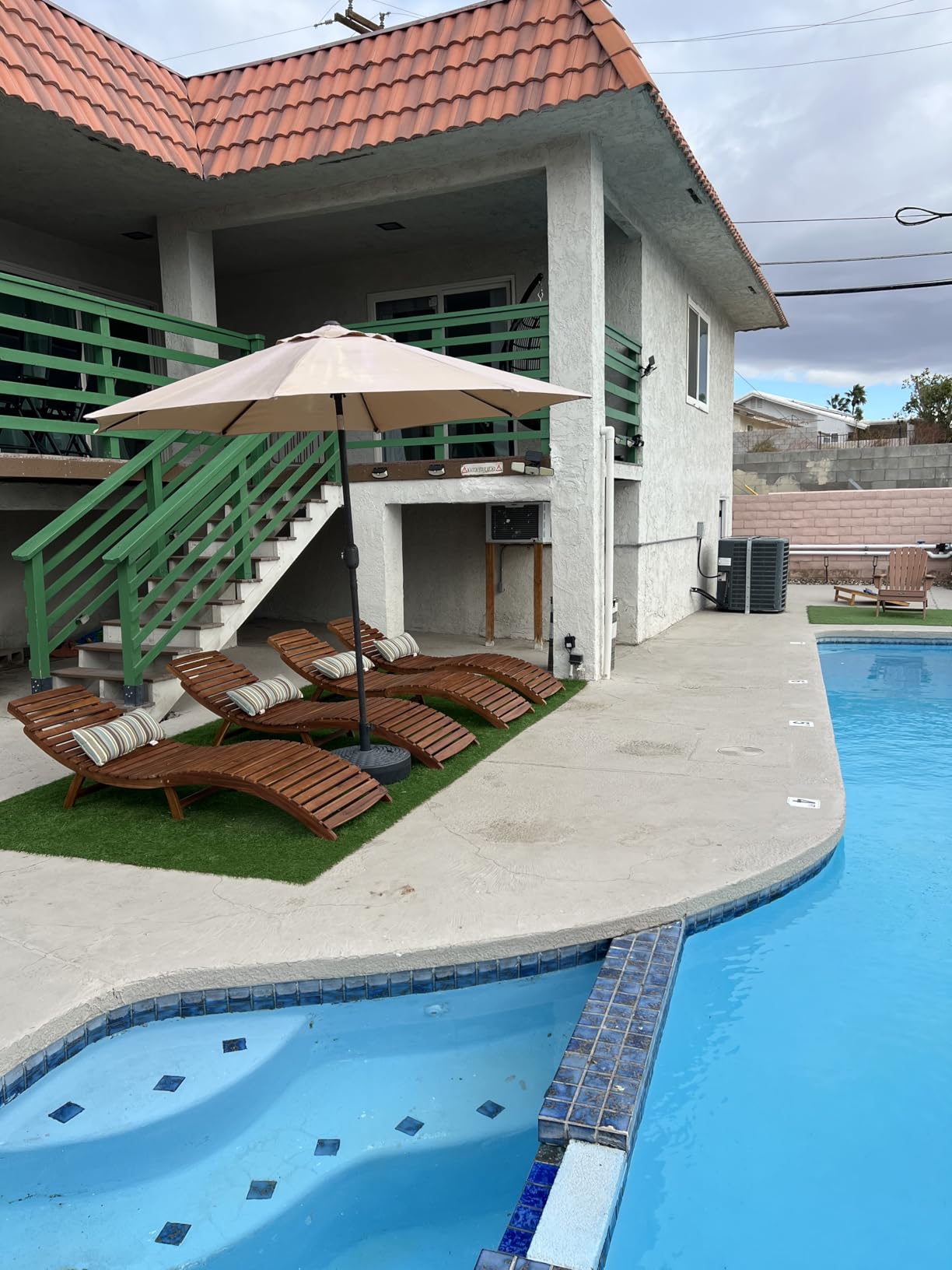 Flamaker Lounge Chairs for Outside Folding Acacia Wood Chaise Lounge with Side Handle Sun Lounger for Poolside, Lawn, Backyard (2 Piece) customer photo 1