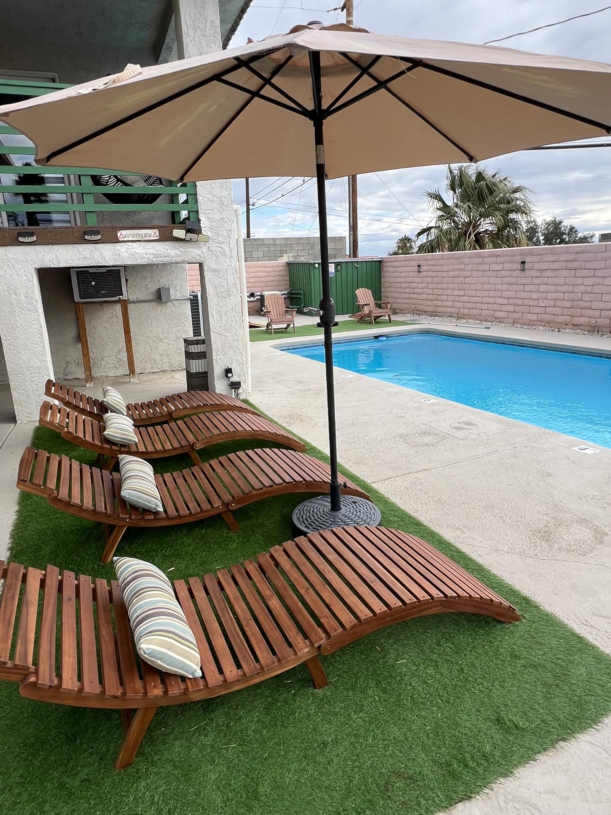 Flamaker Lounge Chairs for Outside Folding Acacia Wood Chaise Lounge with Side Handle Sun Lounger for Poolside, Lawn, Backyard (2 Piece) customer photo 2
