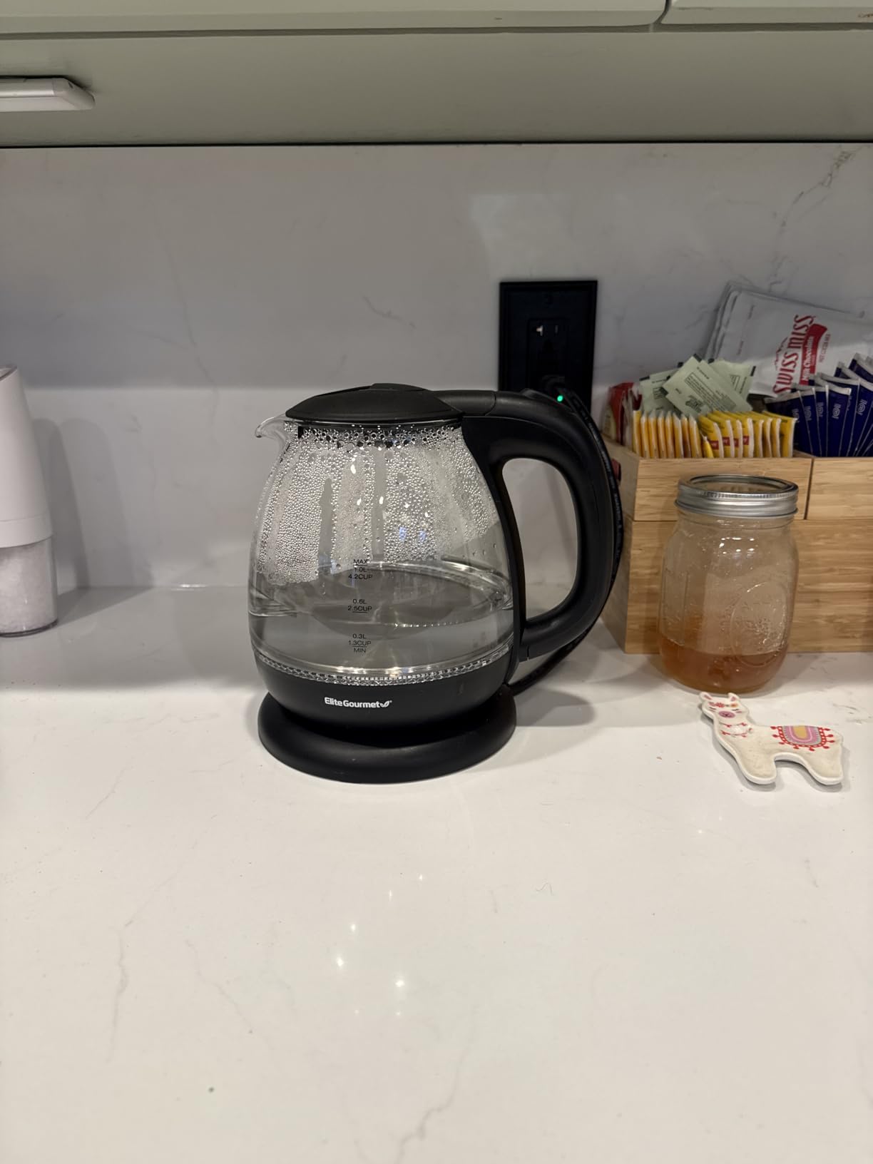Elite Gourmet EKT3001 1L Digital Water Kettle, 304 Stainless Steel Interior, Programmed Temperatures, Keep Warm Function, Cordless, 360° Base, Auto Off & Audible Indicator, Matte Black customer photo 1