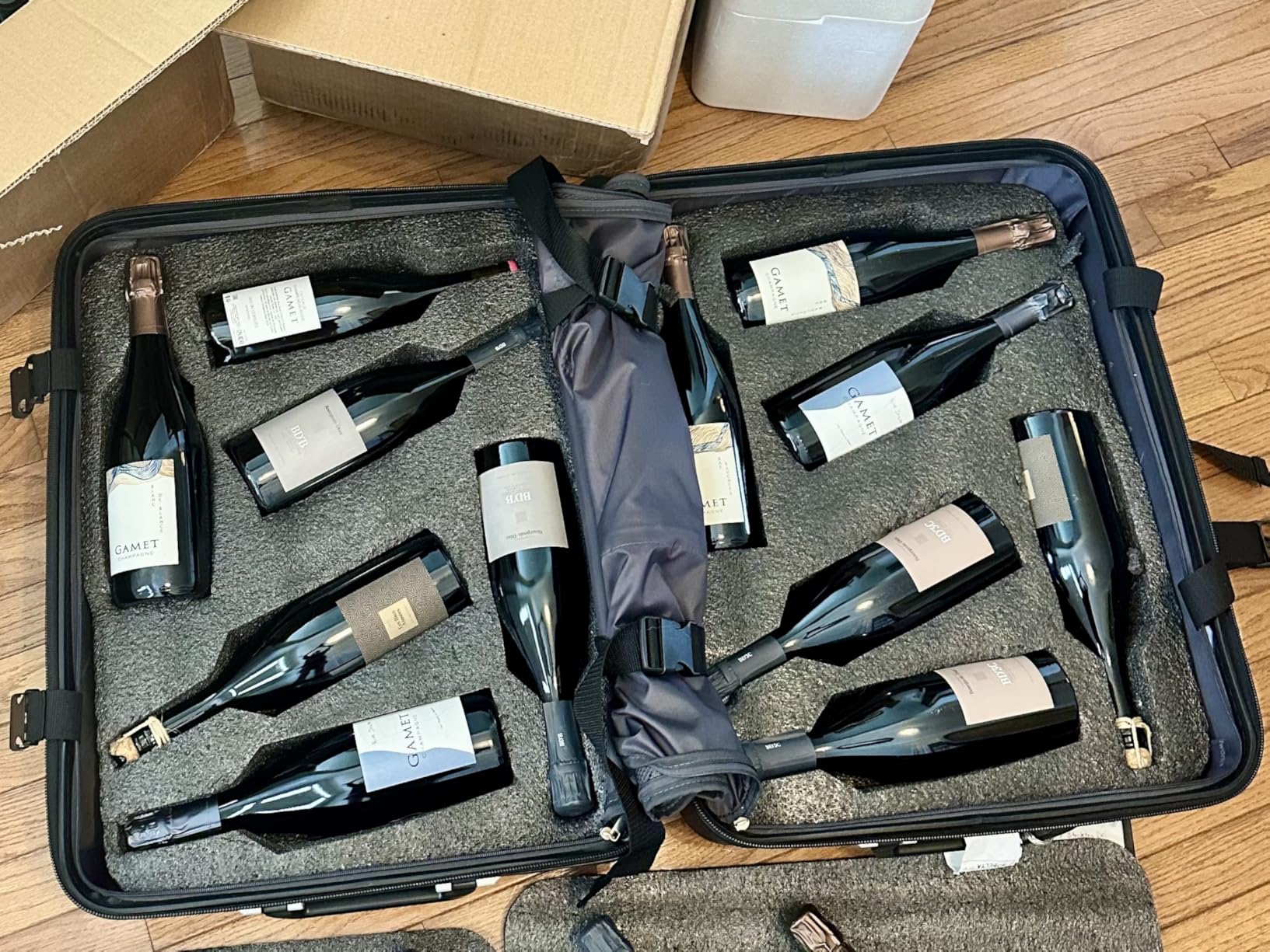 boldworks Wine Suitcase for Airplanes 12 Bottle Wine Luggage for Airplane Travel with TSA Approved Lock and Removable Insert to Carry Liquor Black Color Case customer photo 1