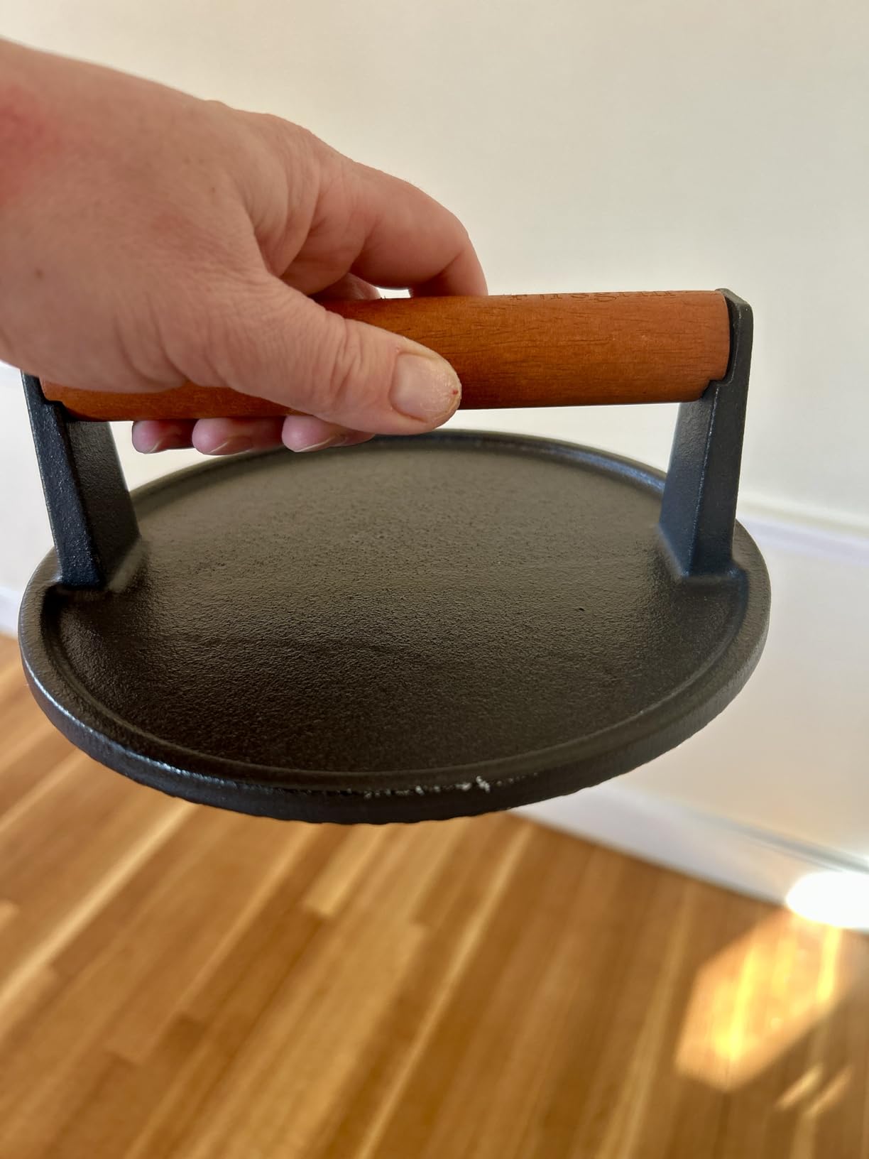 Firsgrill Cast Iron Grill Presses with Wood Handle (Round w Flat Bottom) customer photo 2