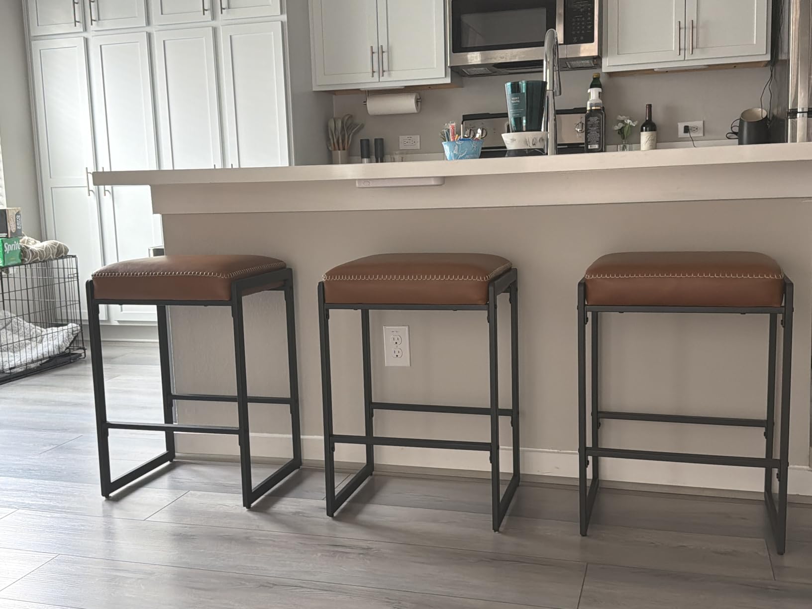 VASAGLE EKHO Collection Bar Stools Set of 2, Counter Height Stools with Synthetic Leather Stitching, Mid-Century Modern, 66 cm, Caramel Brown customer photo 2