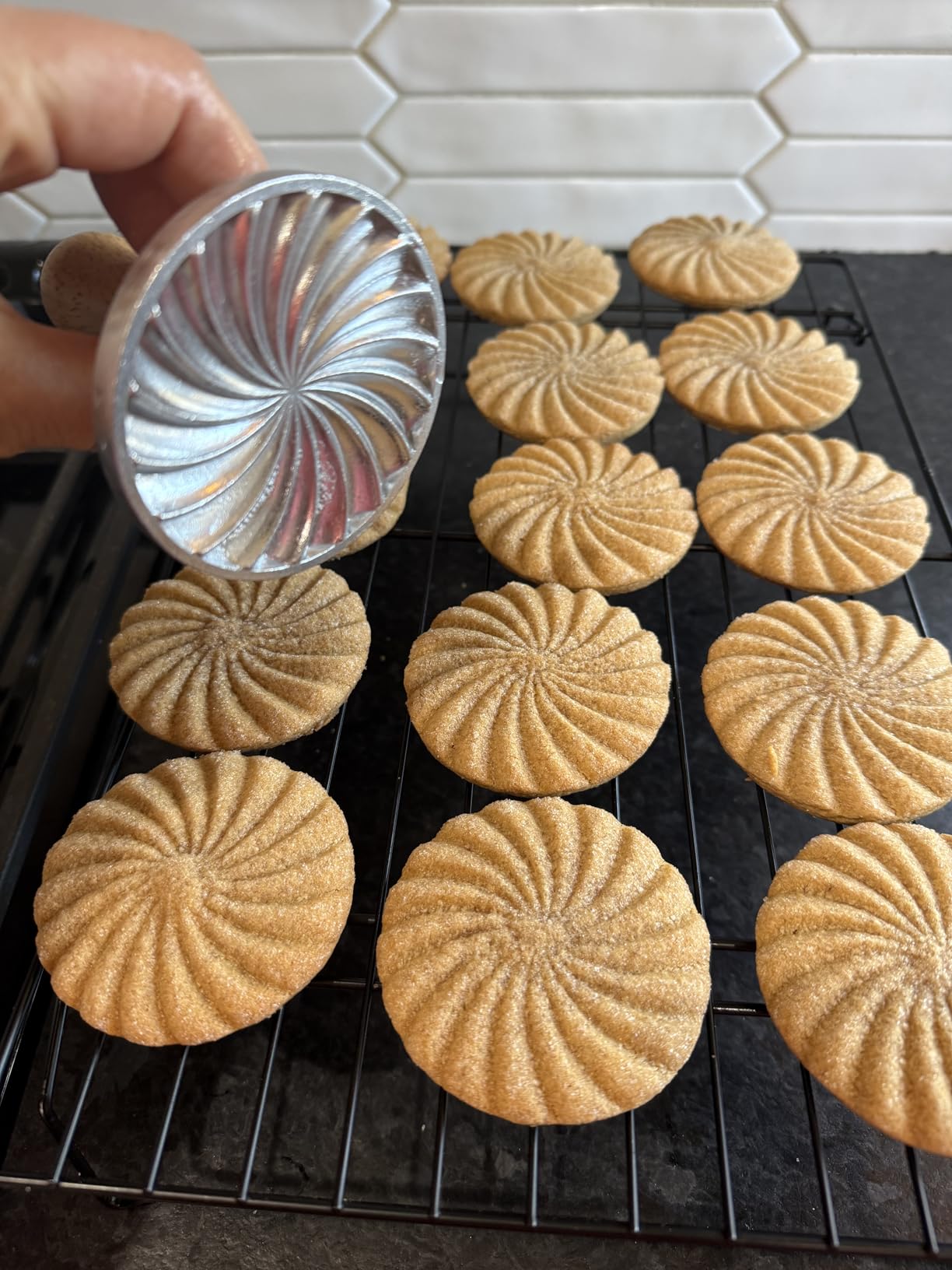 Wenqik 3 Pcs Cookie Stamps Round Metal Cookie Press Cutter Mold with Wooden Handle Baking Embossing Stamp Mold Stamper Decorating Supplies for DIY Biscuit Cakes Pastries Christmas Gift (Cute) customer photo 2