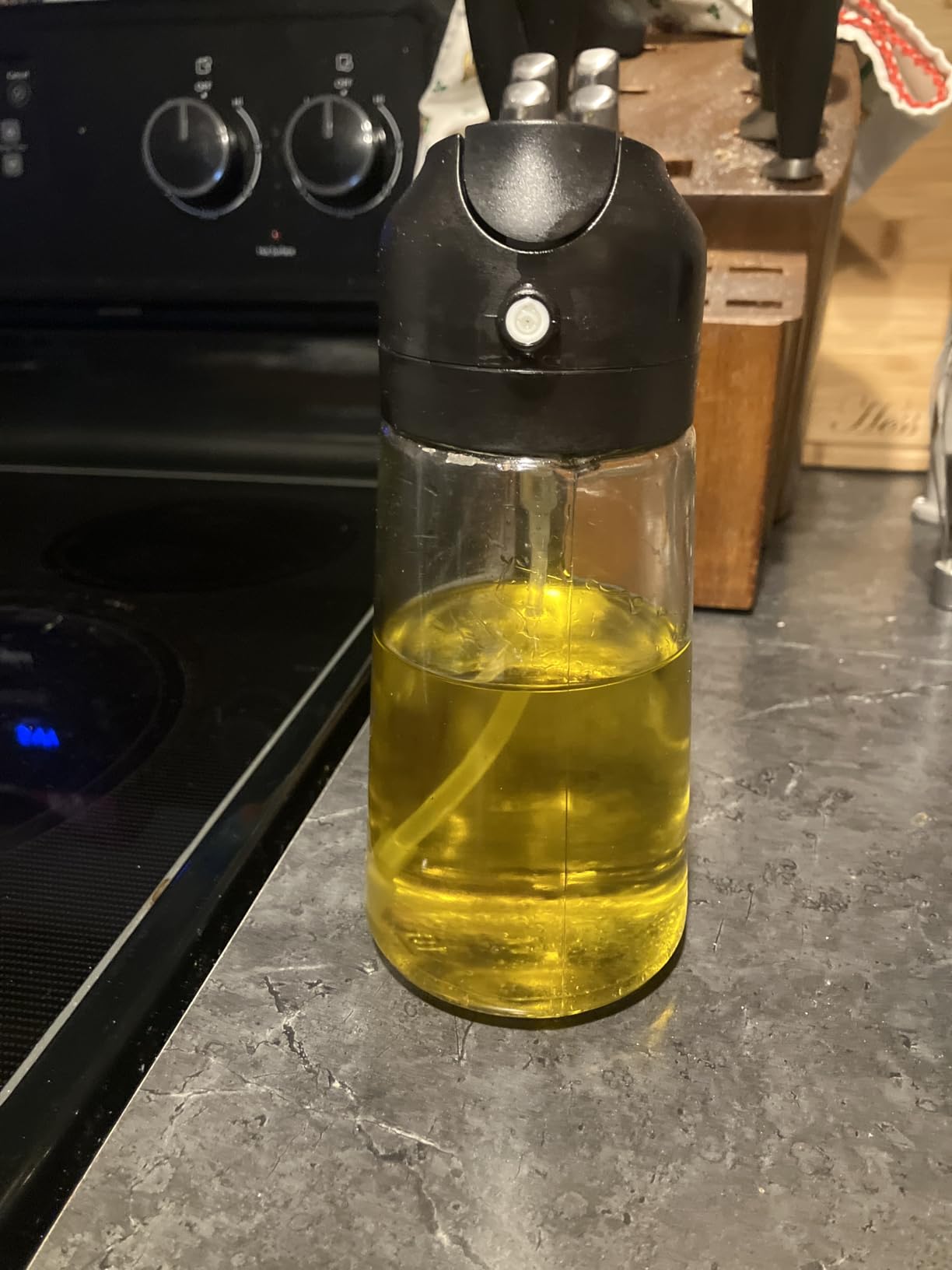 YARRAMATE 16oz/470ml Glass Olive Oil Sprayer for Cooking with Stickers, 2 in 1 Oil Dispenser for Kitchen Gadgets, Food Grade Premium Spray Bottle with Portion Control for Salad, Frying, BBQ (Black) customer photo 2