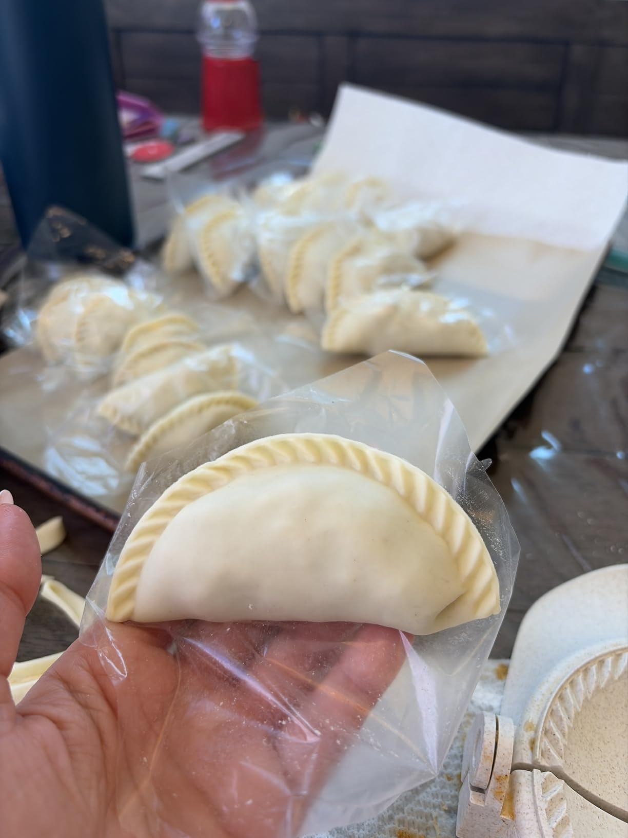 Empanada Maker Press, 6-Inch Extra Large Dumpling Maker Set with Dough Cutter, Dumpling Mold Set for Pierogi, Pastelitos, Calzone, Turnovers, Chinese Dumpling, 5Sizes (6