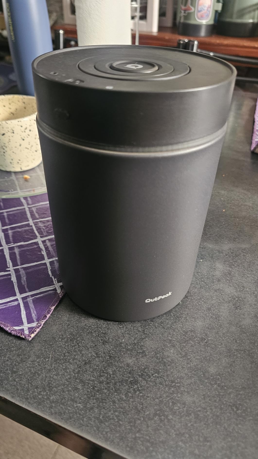 OUTPEAK Neo Latest Kilo Auto Vacuum Coffee Canister, 1.5L Capacity for 17.6oz of Coffee Beans, One-Button Operation, Stainless Steel Coffee Storage Container with Scoop (Barista Champion's Choice) customer photo 1