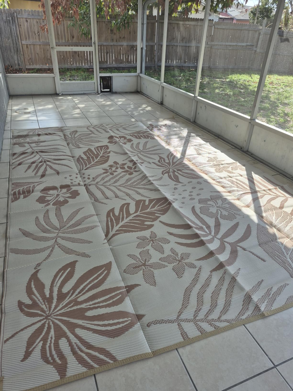 Pauwer Waterproof Outdoor Rug 5x8, Reversible Plastic Straw Patio Camping Rug, Indoor Outdoor RV Mat Carpet for Deck, Camper, Porch, Balcony, Backyard, Picnic, Leaf Brown customer photo 2