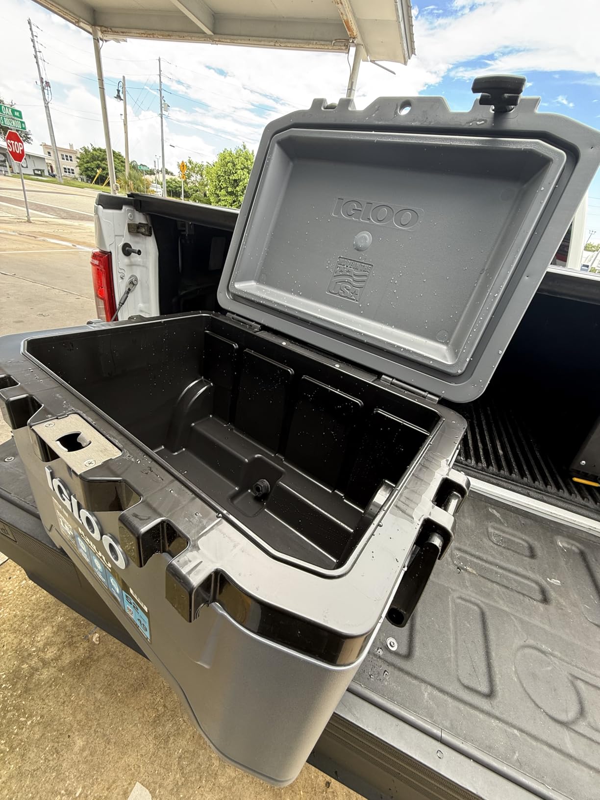 Igloo Trailmate 52Qt Wheeled Cooler, Insulated Hard Shell Ice Chest, Bone customer photo 1
