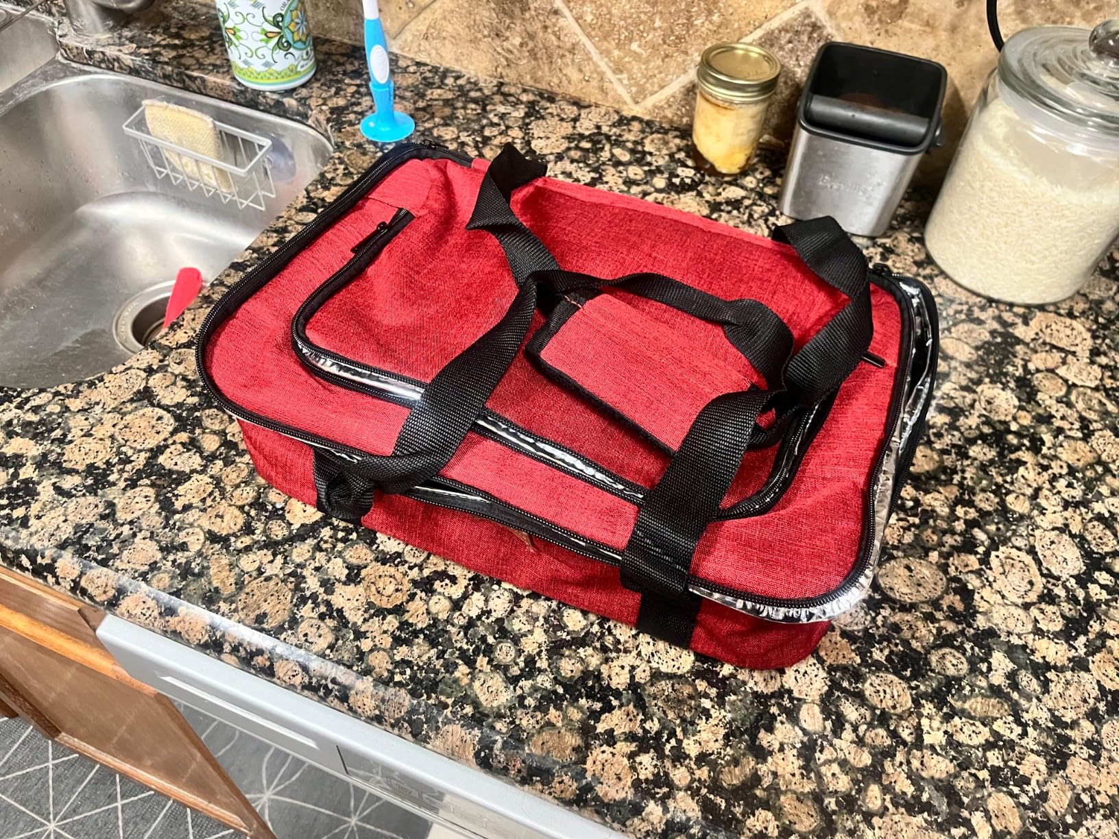 BAGSPRITE Insulated Casserole Carrier for Hot or Cold Food with Heat-resistant Mat, Casserole Dish Carrier Insulated Food Carrier, Hot Food Carrier, Foil Pan Carrier Fits 9