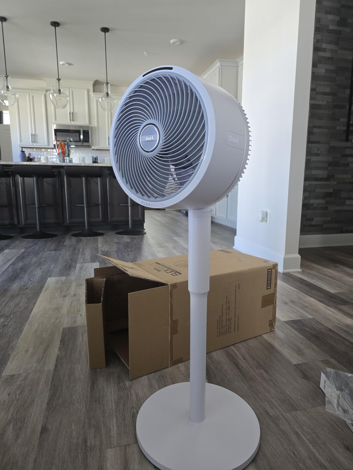 Shark FlexBreeze Fan - Indoor & outdoor oscillating fan, pedestal & tabletop, corded & cordless portable fan with outdoor InstaCool misting attachment - FA222 customer photo 2