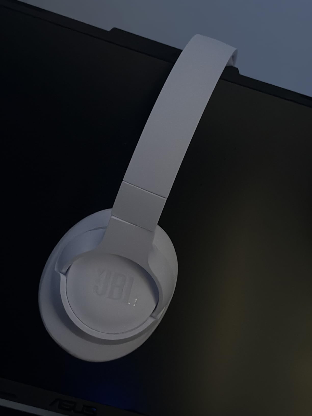JBL Tune 770NC - Adaptive Noise Cancelling with Smart Ambient Wireless Over-Ear Headphones, Bluetooth 5.3, Up to 70H Battery Life with Speed Charge, Lightweight, Comfortable & Foldable Design customer photo 1
