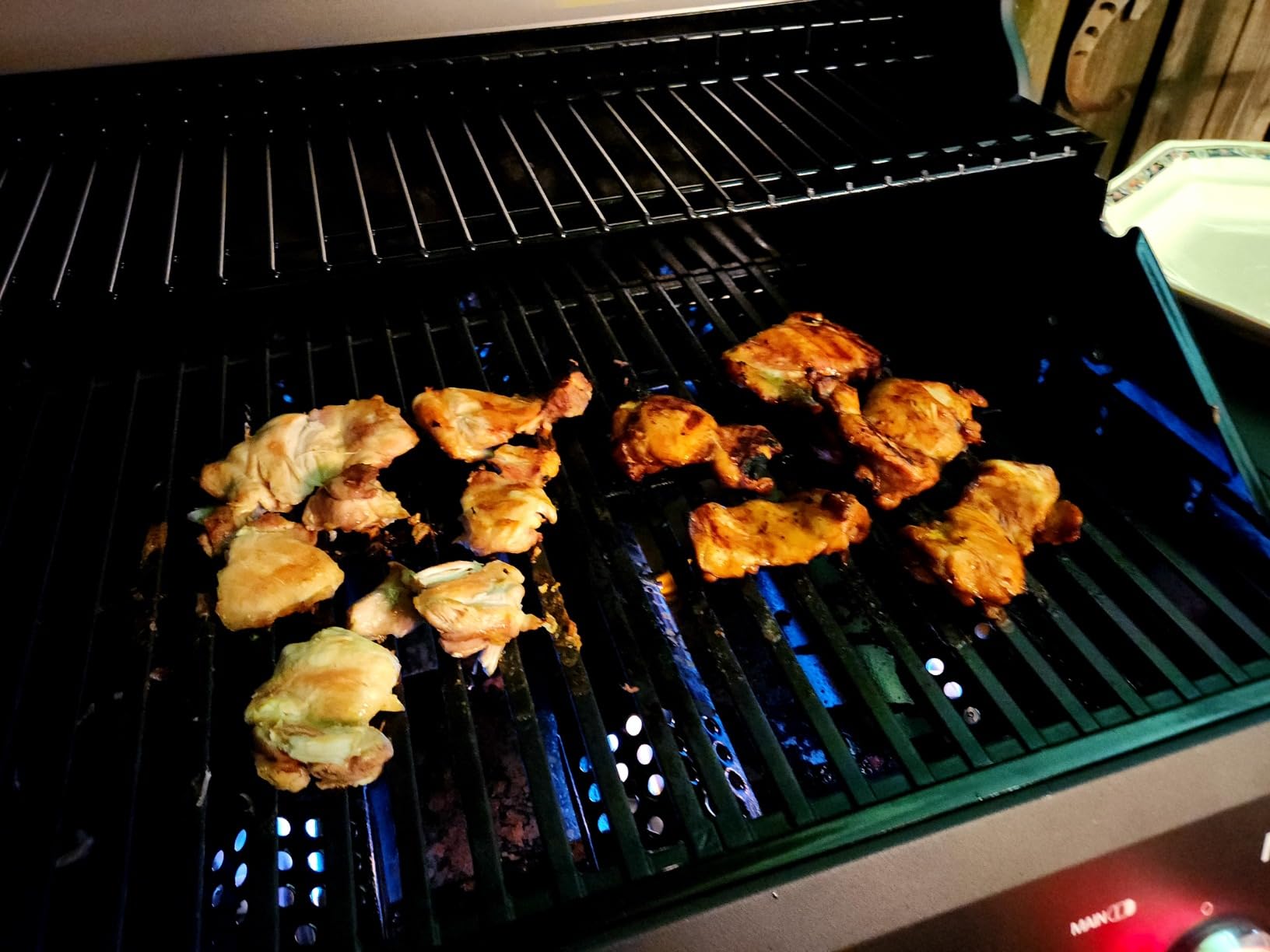 Monument Grills Outdoor Barbecue Stainless Steel 4 Burner Propane Gas Grill, 62,000 BTU Patio Garden Barbecue Grill with Side Burner, Infrared Technology and Knob Controls, Mesa415BZ with BBQ Cover customer photo 1