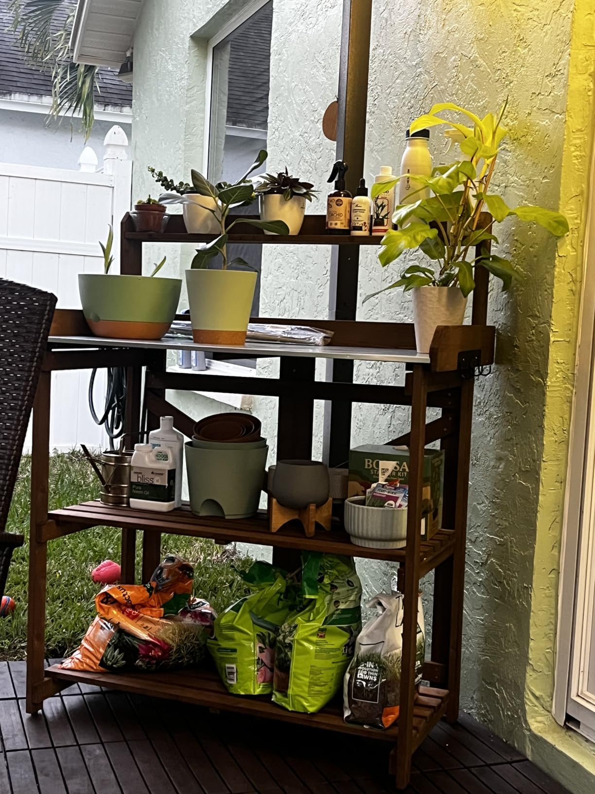 Folding Potting Bench Table, Outdoor Potting Bench Garden Wooden Potting Table, Fir Wood Workstation Planting Table with Galvanized Tabletop, 2 Tier Storage Shelves, Top Shelf (Brown) customer photo 1