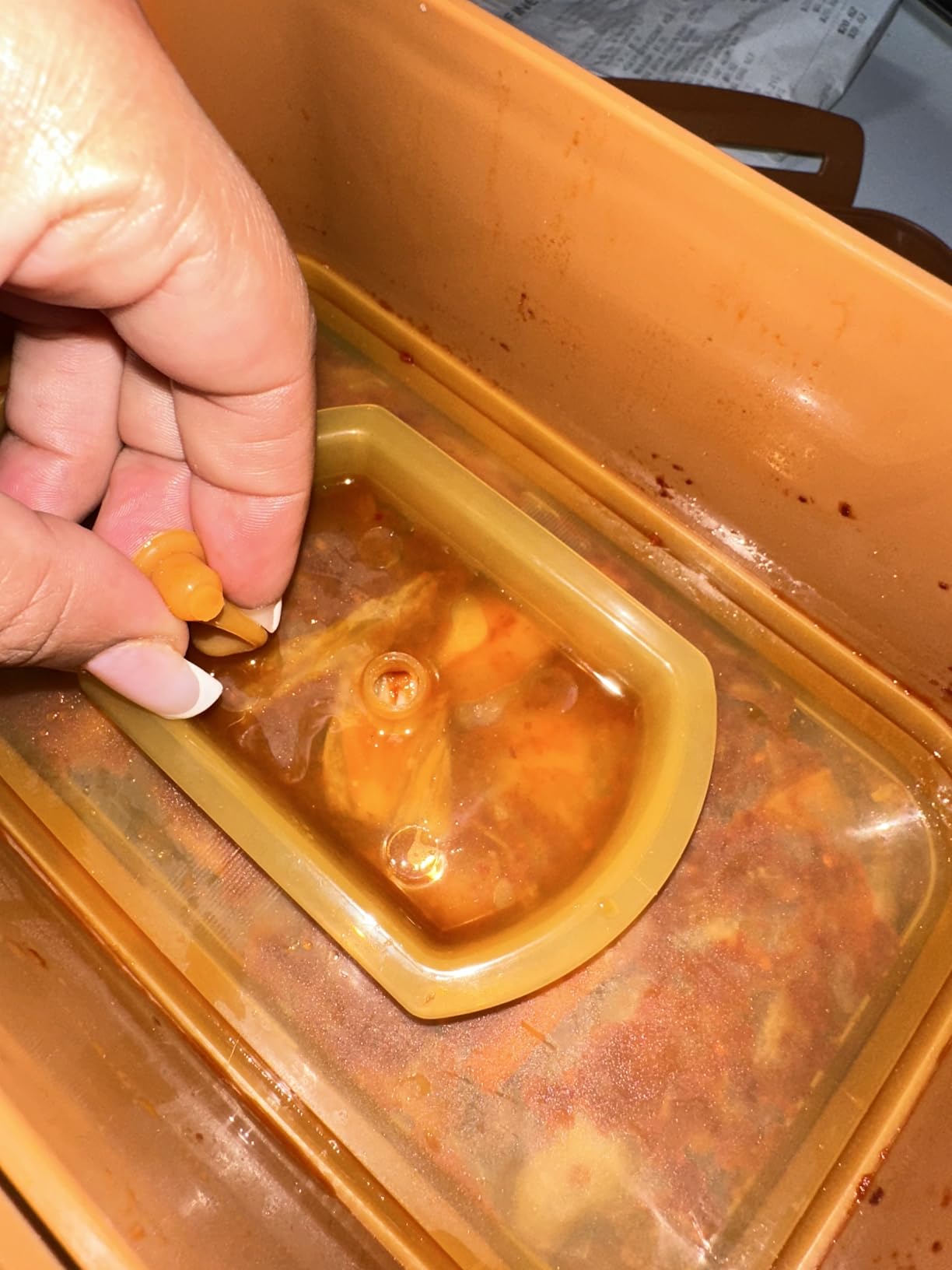 Crazy Korean Cooking Premium Kimchi, Sauerkraut Fermentation and Storage Container with Inner Vacuum Lid (0.9 Gal Sandy Brown (3.4L)) customer photo 1
