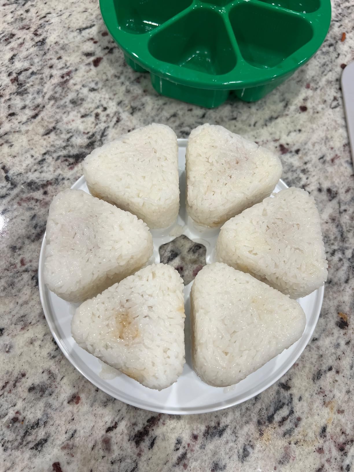 6 in 1 Onigiri Mold Triangle Sushi Mold Multifunctional Rice Ball Mold for Making and Storing Sushi - Once Quickly Make 6pcs Onigiri Green customer photo 1