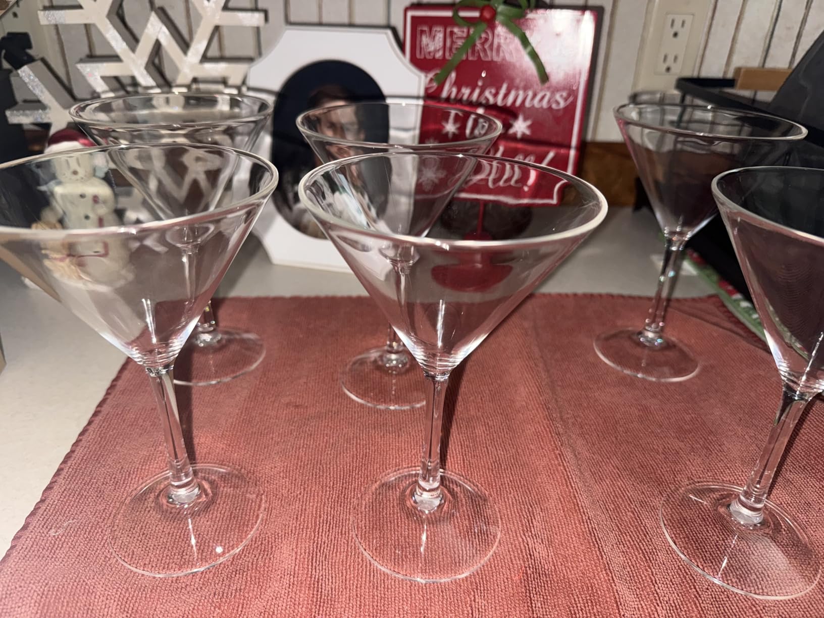 Unbreakable Martini Glasses Set of 6, 10 oz Plastic Martini Cocktail Glasses with Stem, Reusable Cocktail Glasses for Bar, Margarita, Whiskey, Gin, Tequila, BPA-Free, Top Rack Dishwasher-Safe, Clear customer photo 1