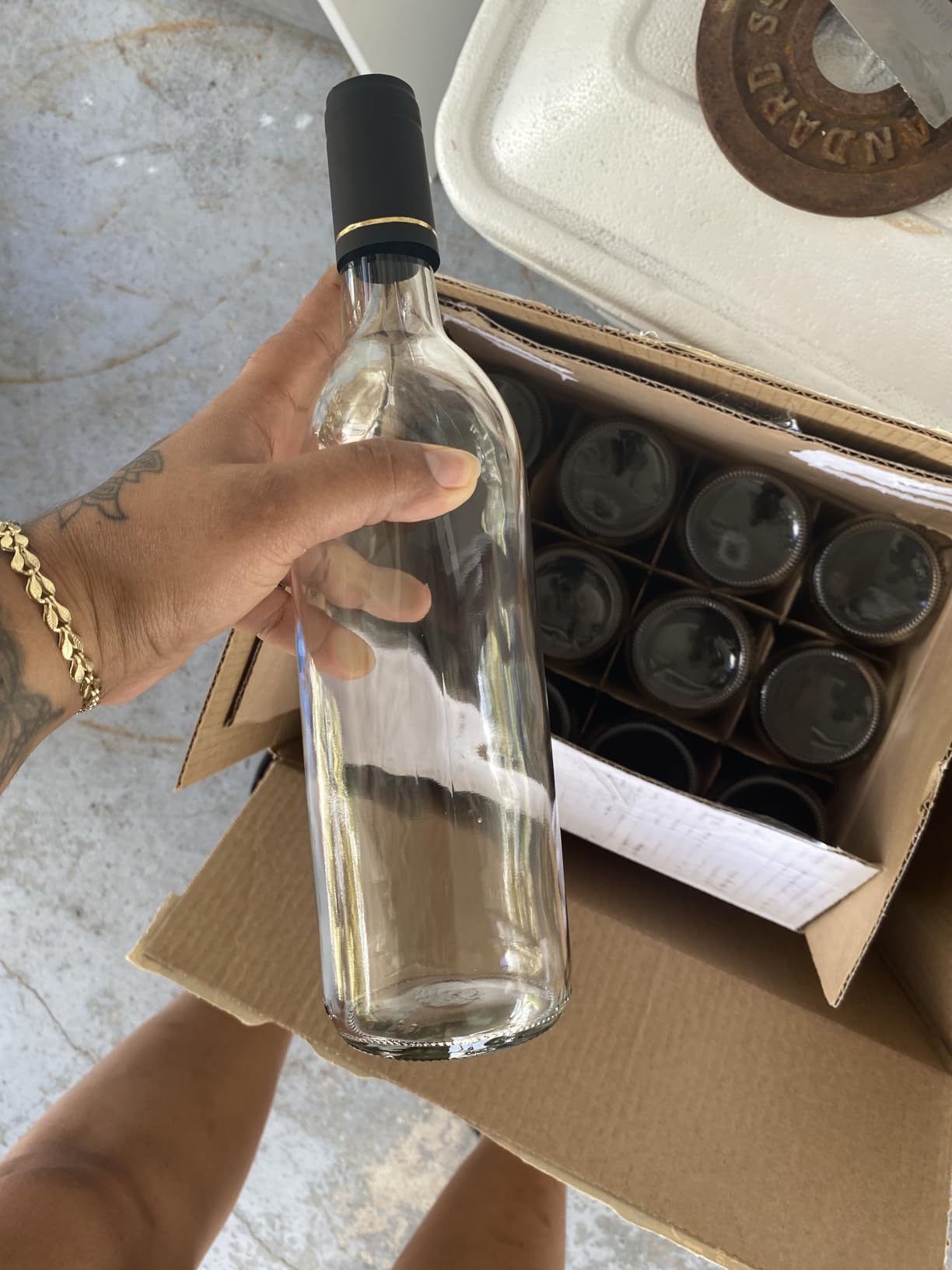 FastRack Clear Wine Bottles 750 ml (Pack of 12) w/No.8 Natural Corks & Matte Black Shrink Sleeves | W5 Bordeaux Empty Liquor Bottles | Flint Flat-Bottomed Cork Top Clear Glass Bottle for Wine Making customer photo 2