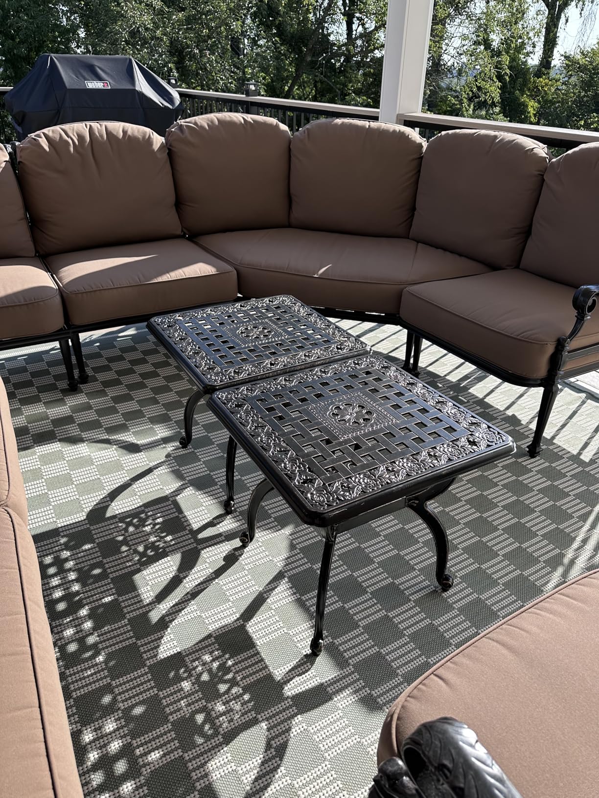 Cast Aluminum Outdoor Side Table, Small Patio Table, Outdoor Coffee Tables for Patio, Garden, Balcony, for All Weather (Black, Round) customer photo 1