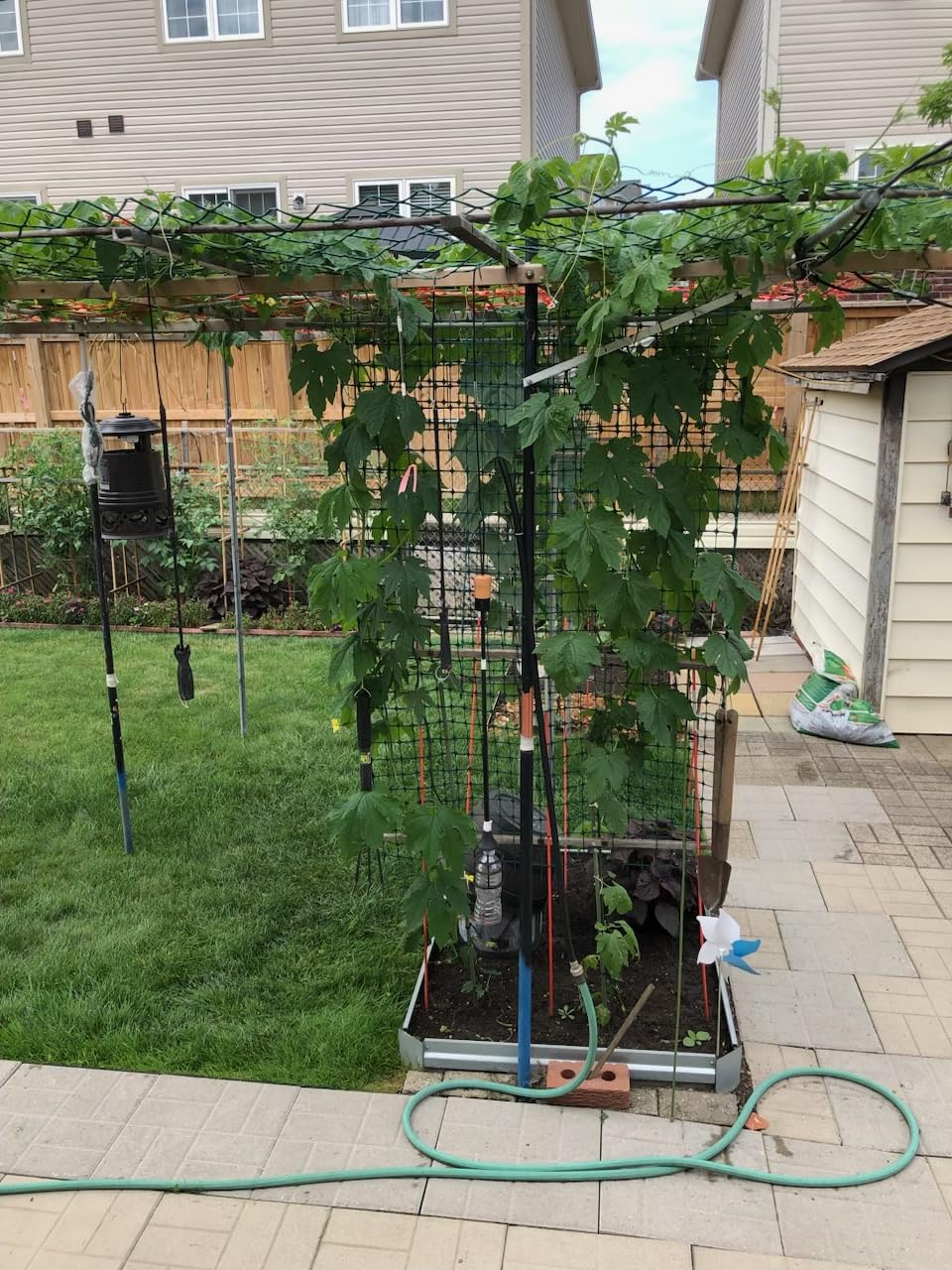 Bonviee Drip Irrigation System 230FT - Quick Connect Garden Watering Kit with Adjustable Drip Emitters, 1/4