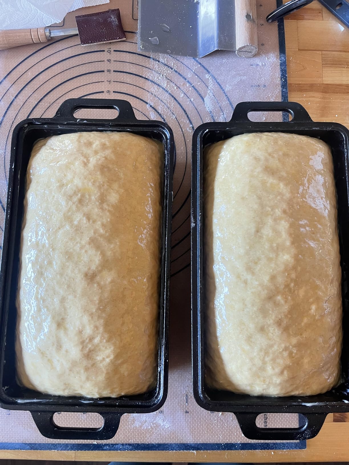 9×5 Inch Cast Iron Loaf Pan with Lid | Bread Baking Pan | Even Heat Distribution for Homemade Bread, Cake, and Meatloaf | 2 Piece Set customer photo 1